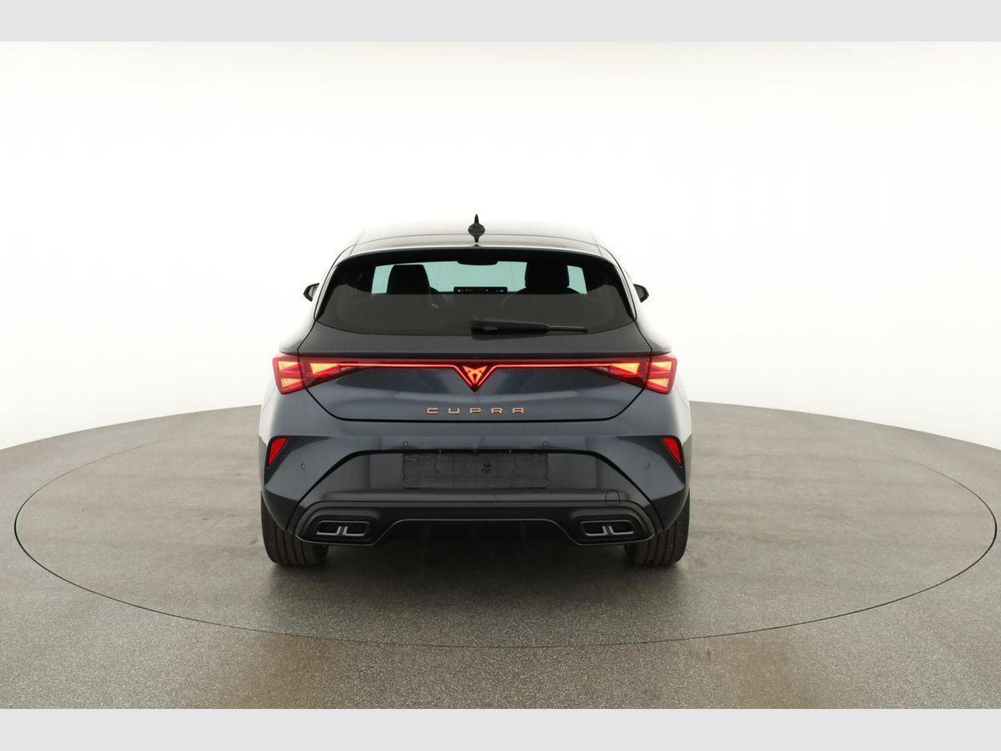 Cupra Leon 1.5 eTSI 110 kW (2026) - Photo 13