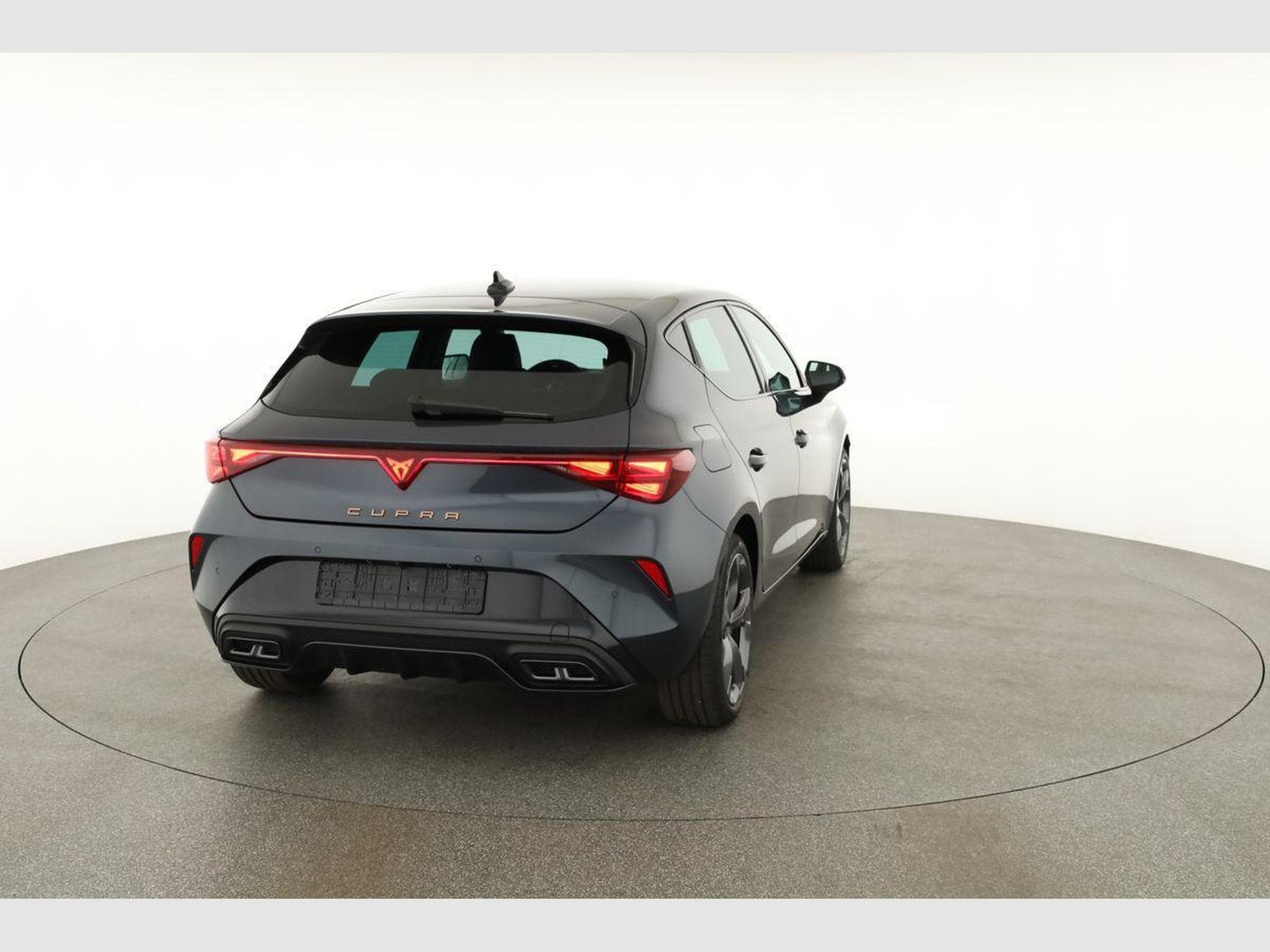 Cupra Leon 1.5 eTSI 110 kW (2026) - Photo 14