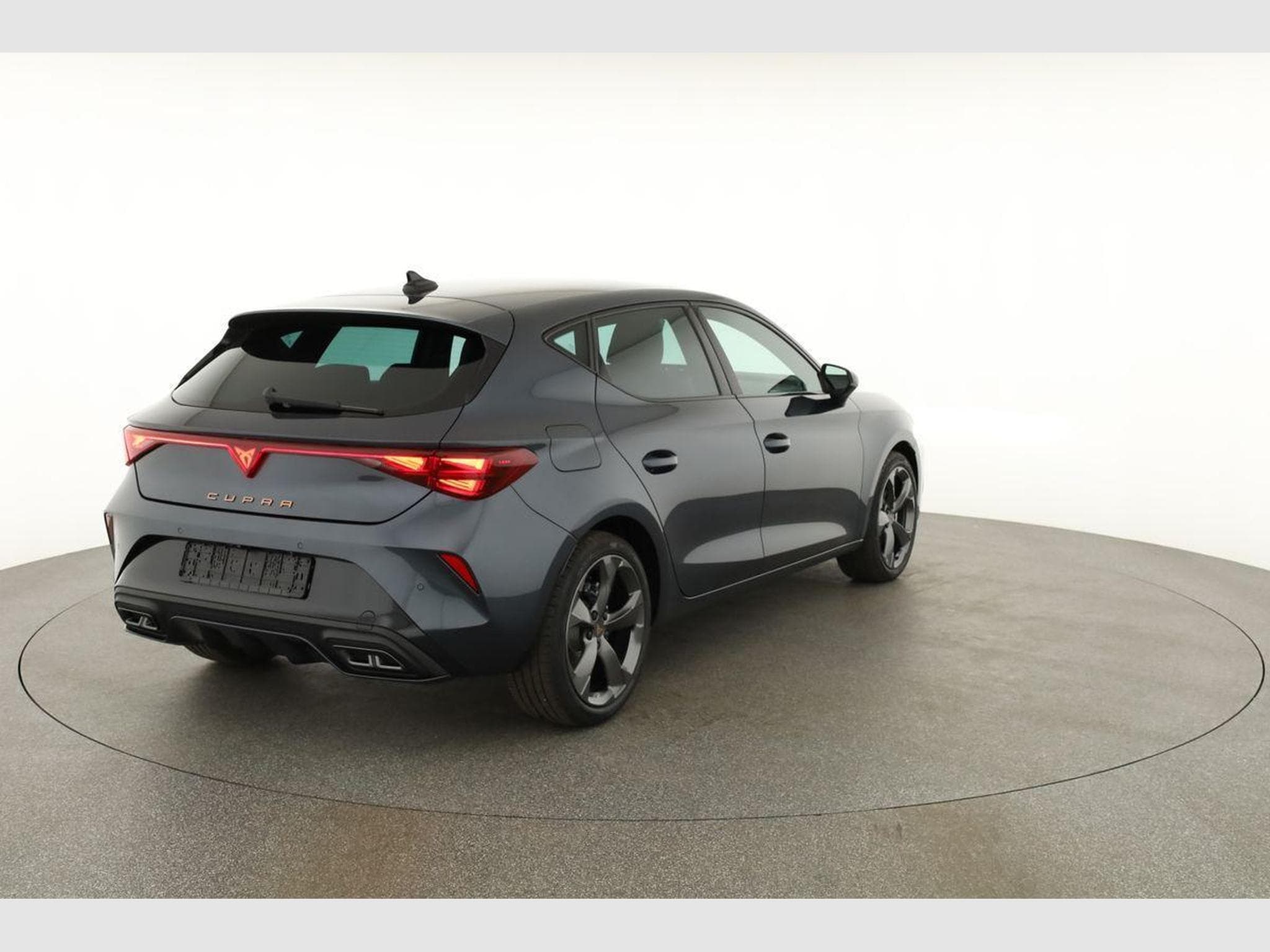 Cupra Leon 1.5 eTSI 110 kW (2026) - Photo 15