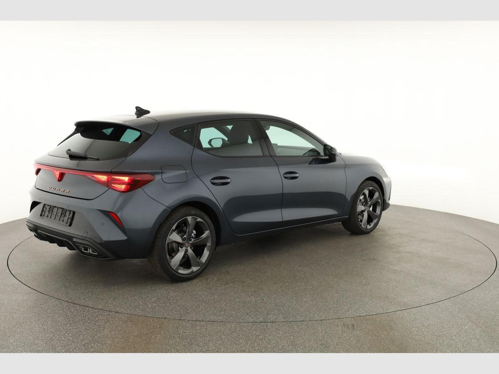 Cupra Leon 1.5 eTSI 110 kW (2026) - Photo 16