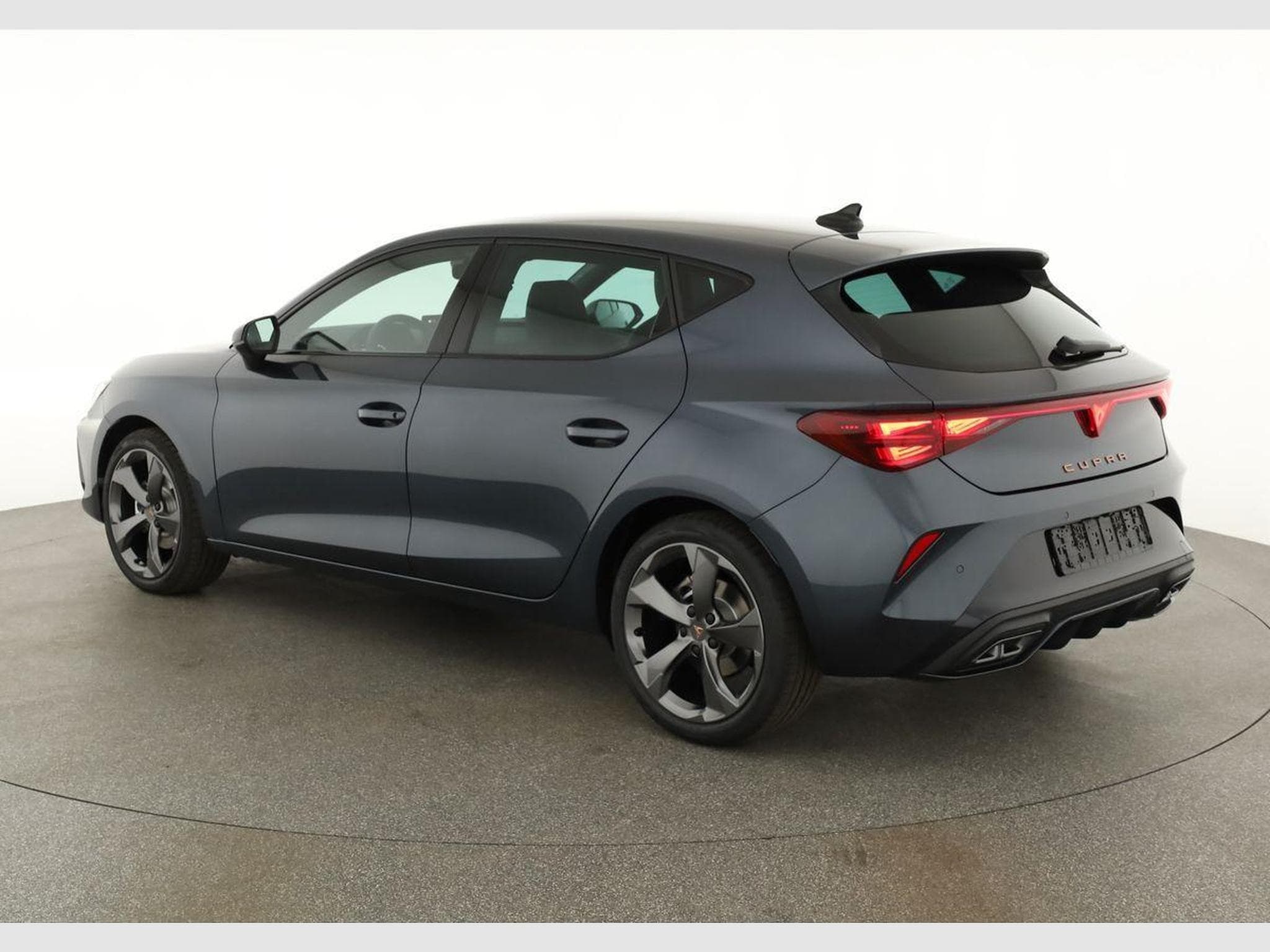 Cupra Leon 1.5 eTSI 110 kW (2026) - Photo 3