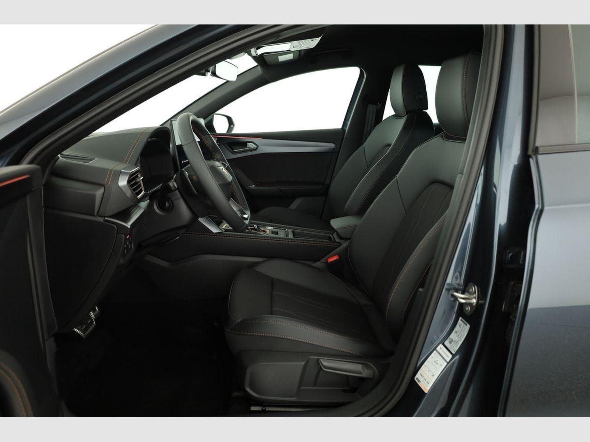 Cupra Leon 1.5 eTSI 110 kW (2026) - Photo 9