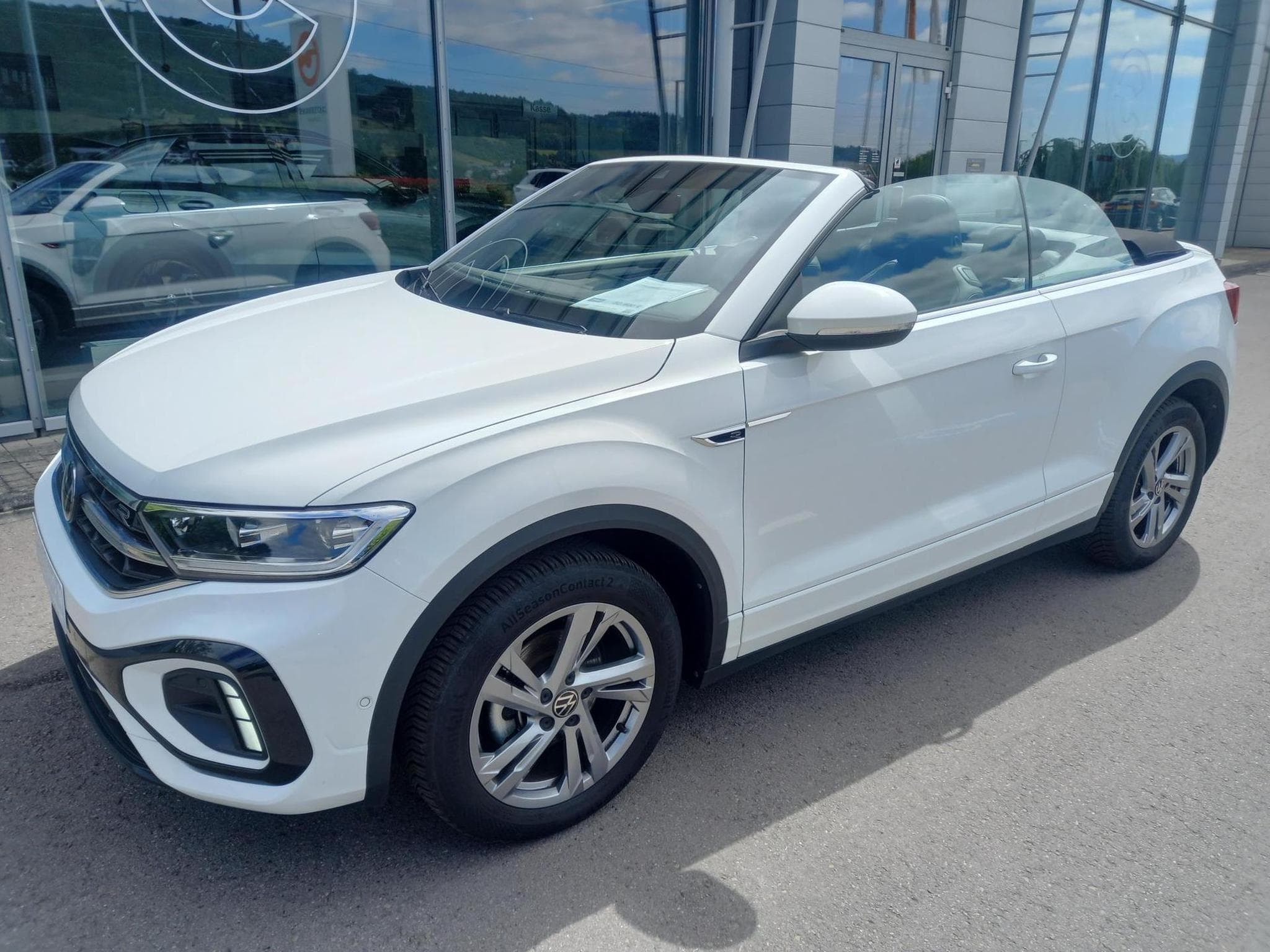 VW T-Roc Cabriolet R-Line 1.5 (2025) - Photo 1