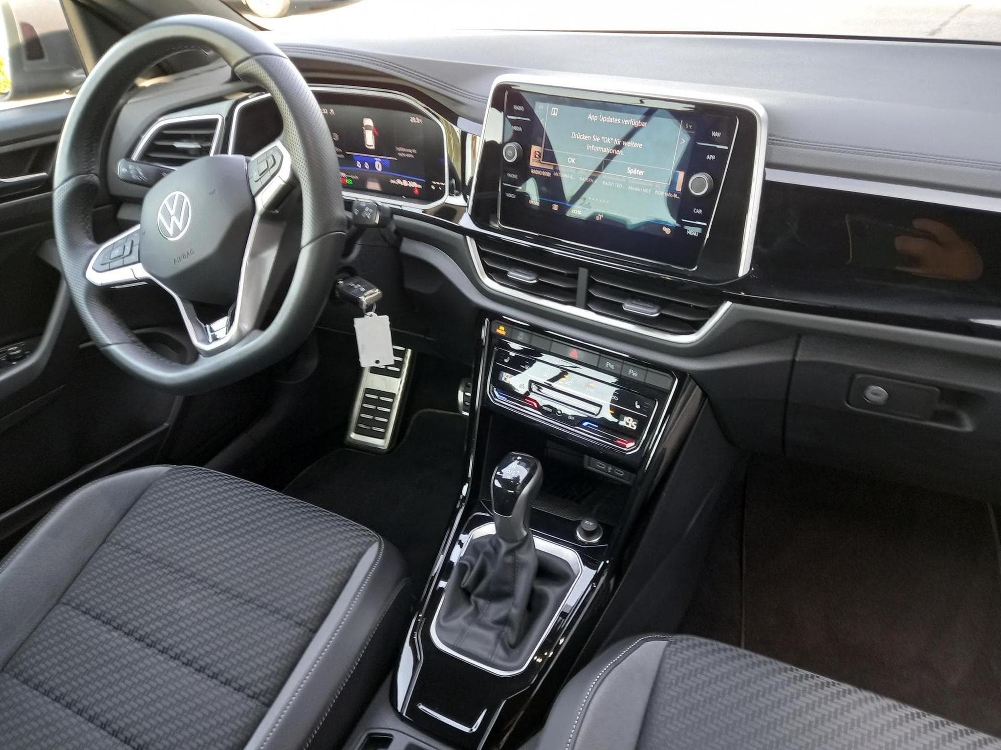 VW T-Roc Cabriolet R-Line 1.5 (2025) - Photo 10