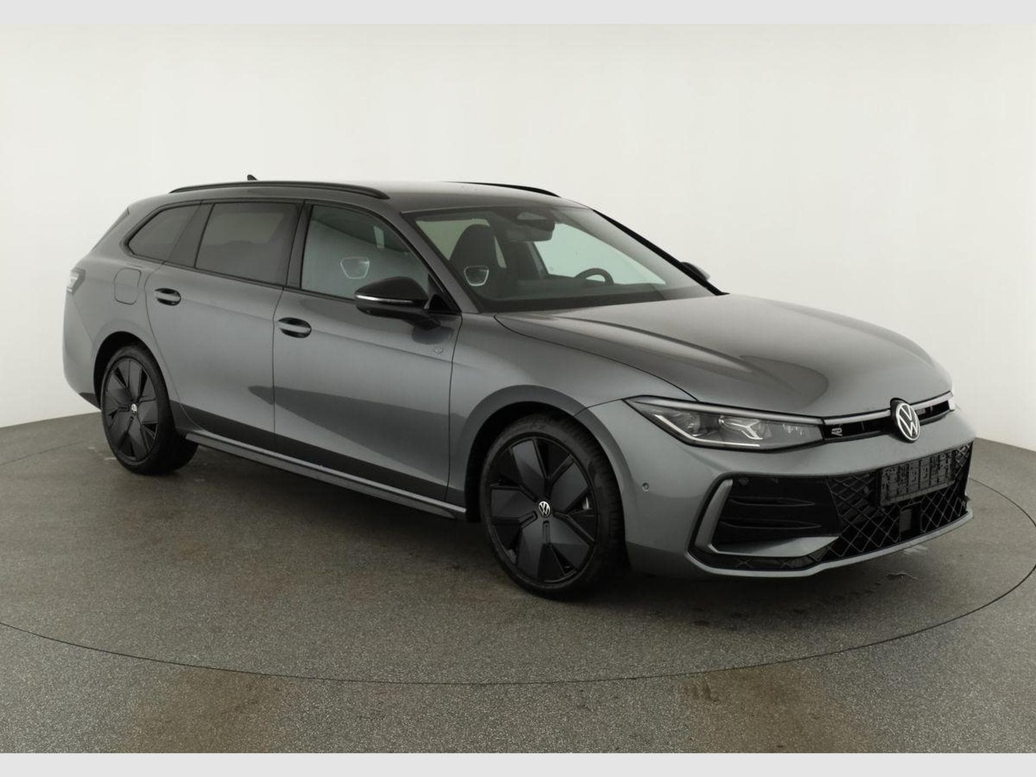 VW Passat Variant 2.0 TSI 195 kW 4Motion R-Line (2026) - Photo 1