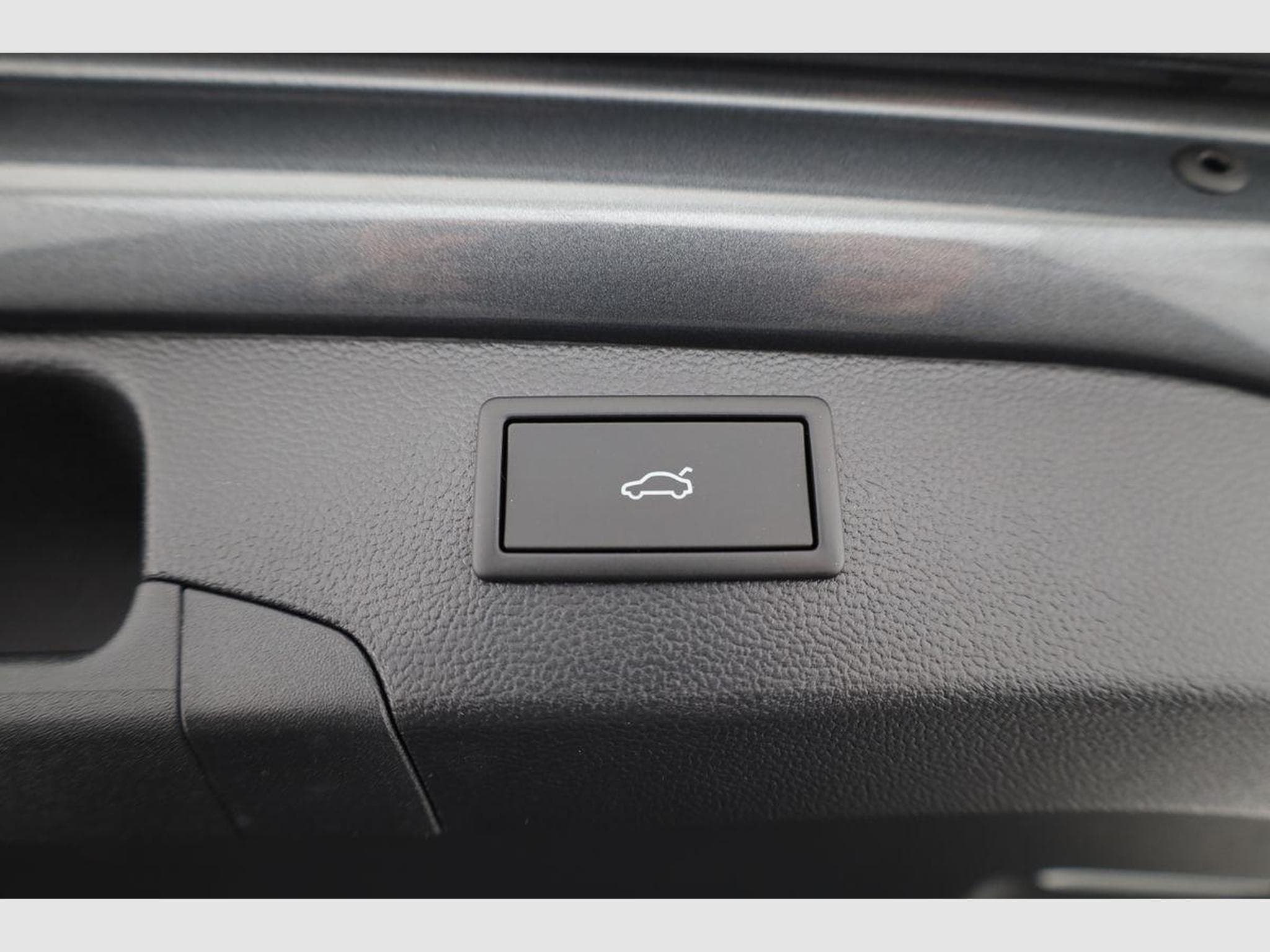 VW Passat Variant 2.0 TSI 195 kW 4Motion R-Line (2026) - Photo 14