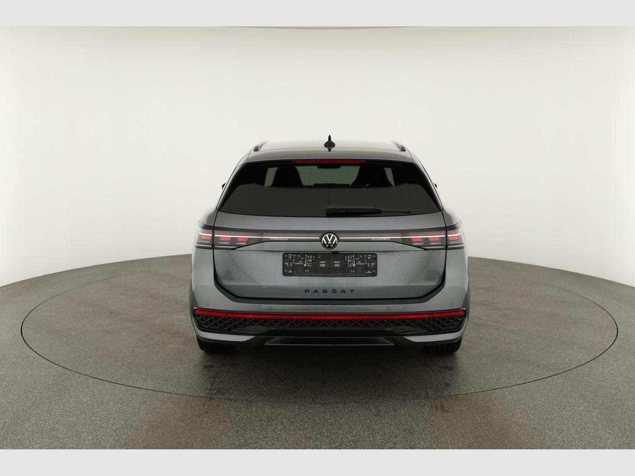 VW Passat Variant 2.0 TSI 195 kW 4Motion R-Line (2026) - Photo 16