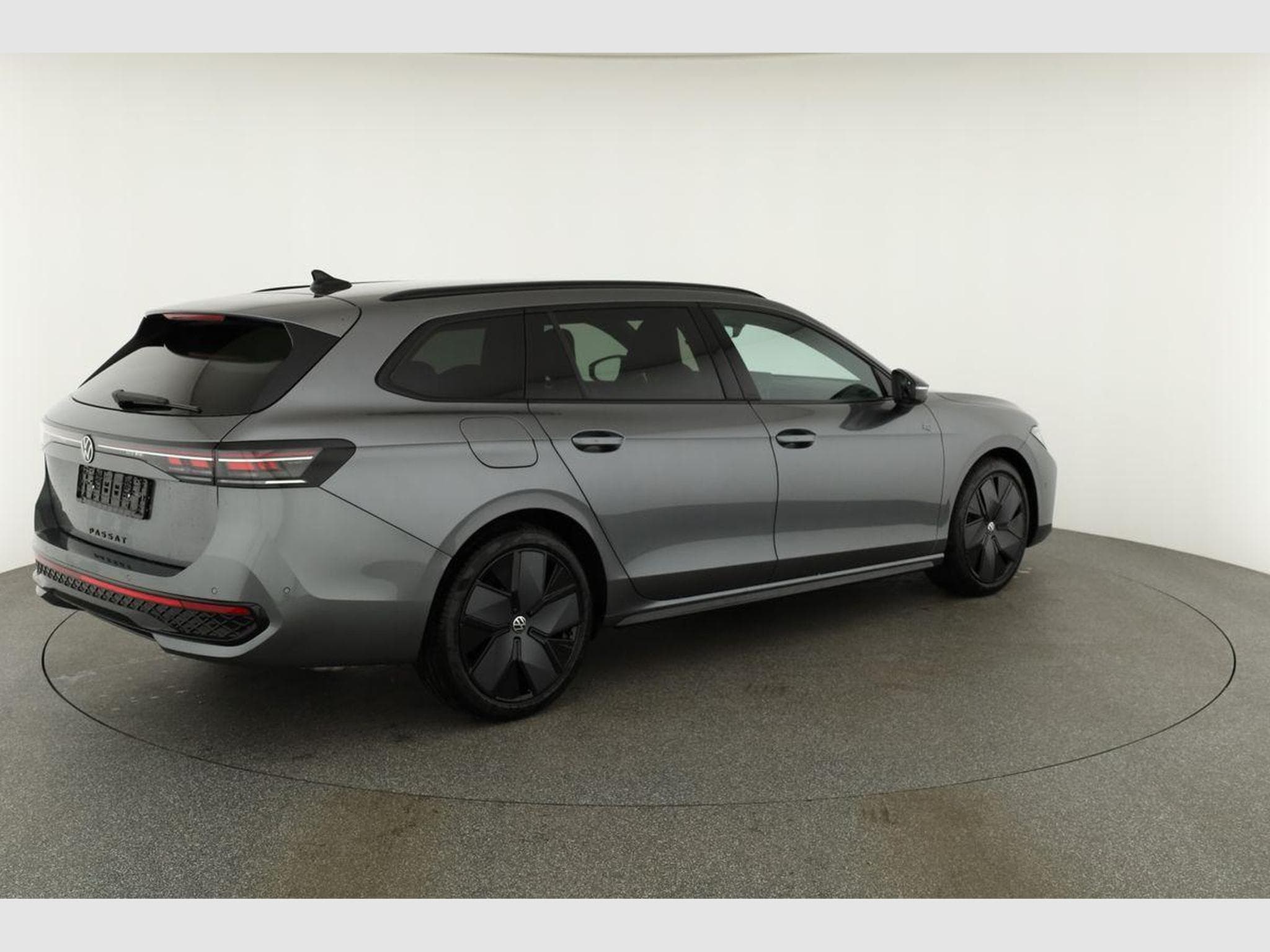 VW Passat Variant 2.0 TSI 195 kW 4Motion R-Line (2026) - Photo 19