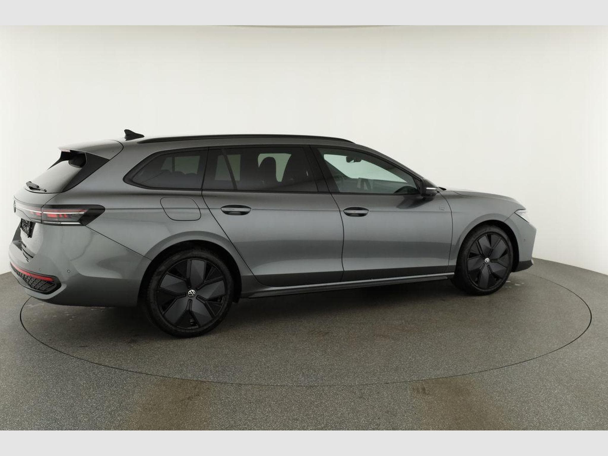 VW Passat Variant 2.0 TSI 195 kW 4Motion R-Line (2026) - Photo 20