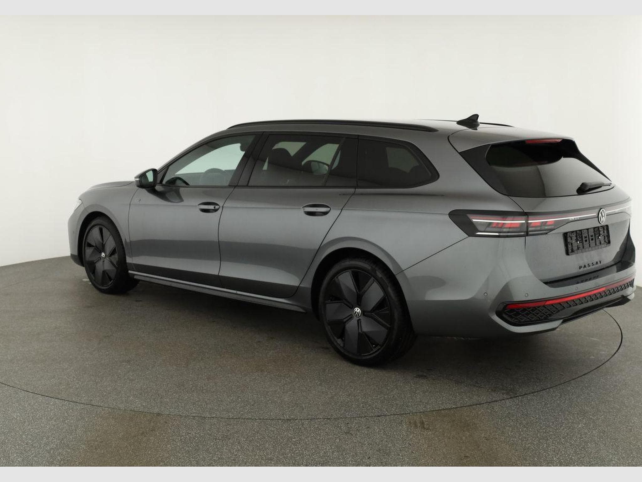 VW Passat Variant 2.0 TSI 195 kW 4Motion R-Line (2026) - Photo 3