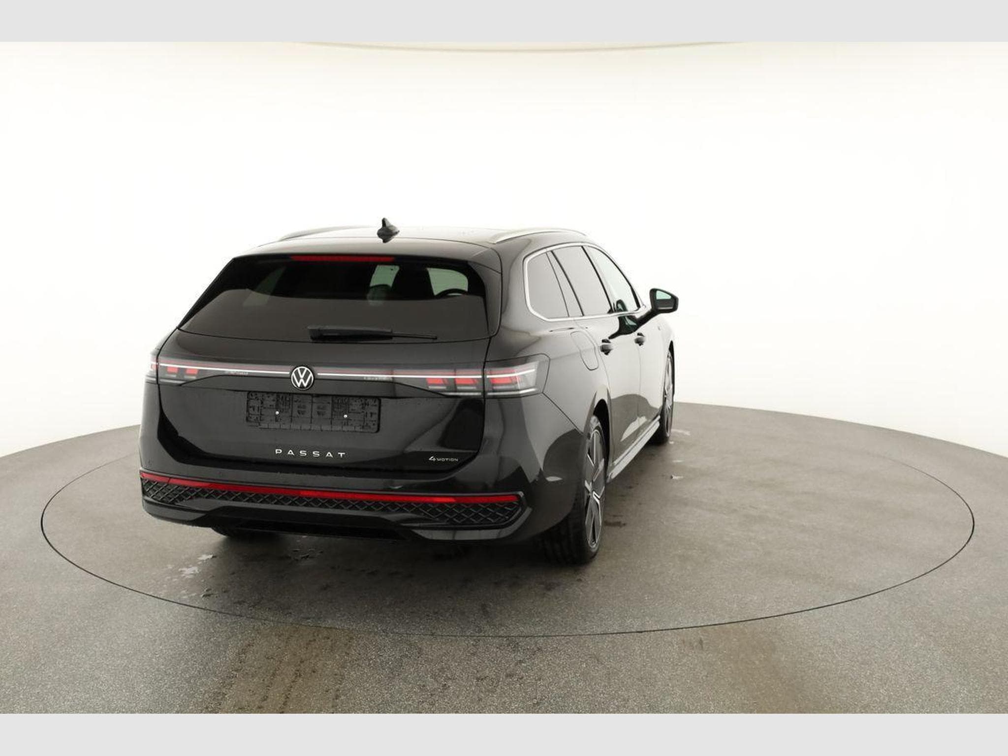 VW Passat Variant 2.0 TDI 142 kW 4Motion R-Line (2026) - Photo 18
