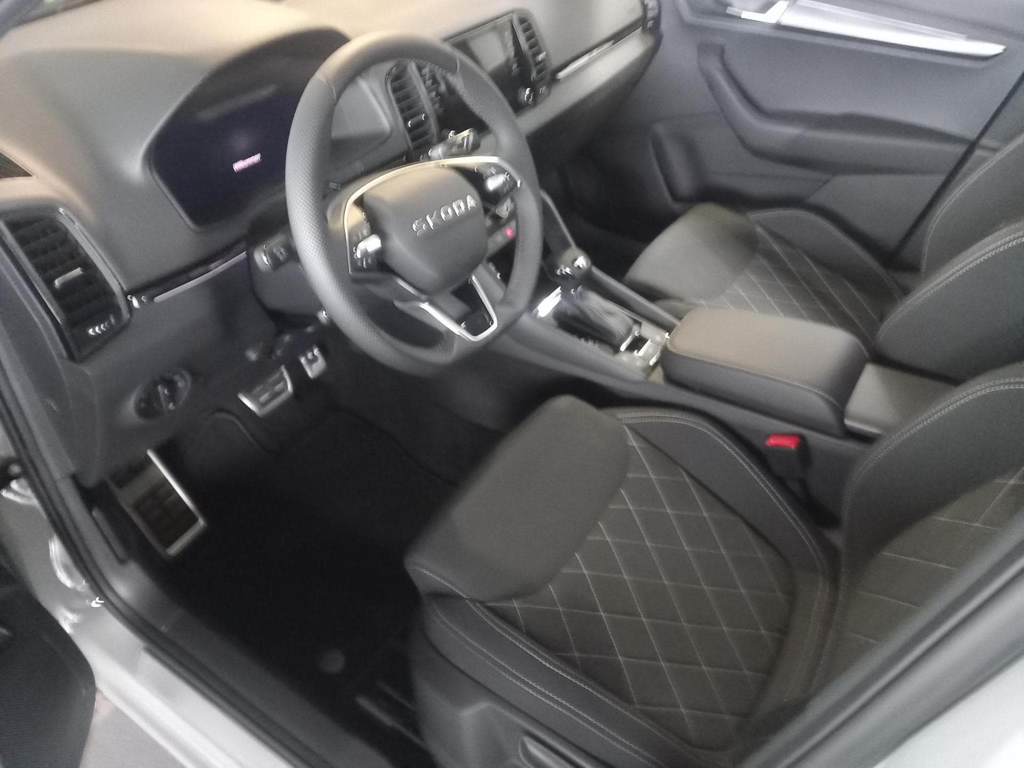 Skoda Karoq Sportline 1.5 TSI (2026) - Photo 2