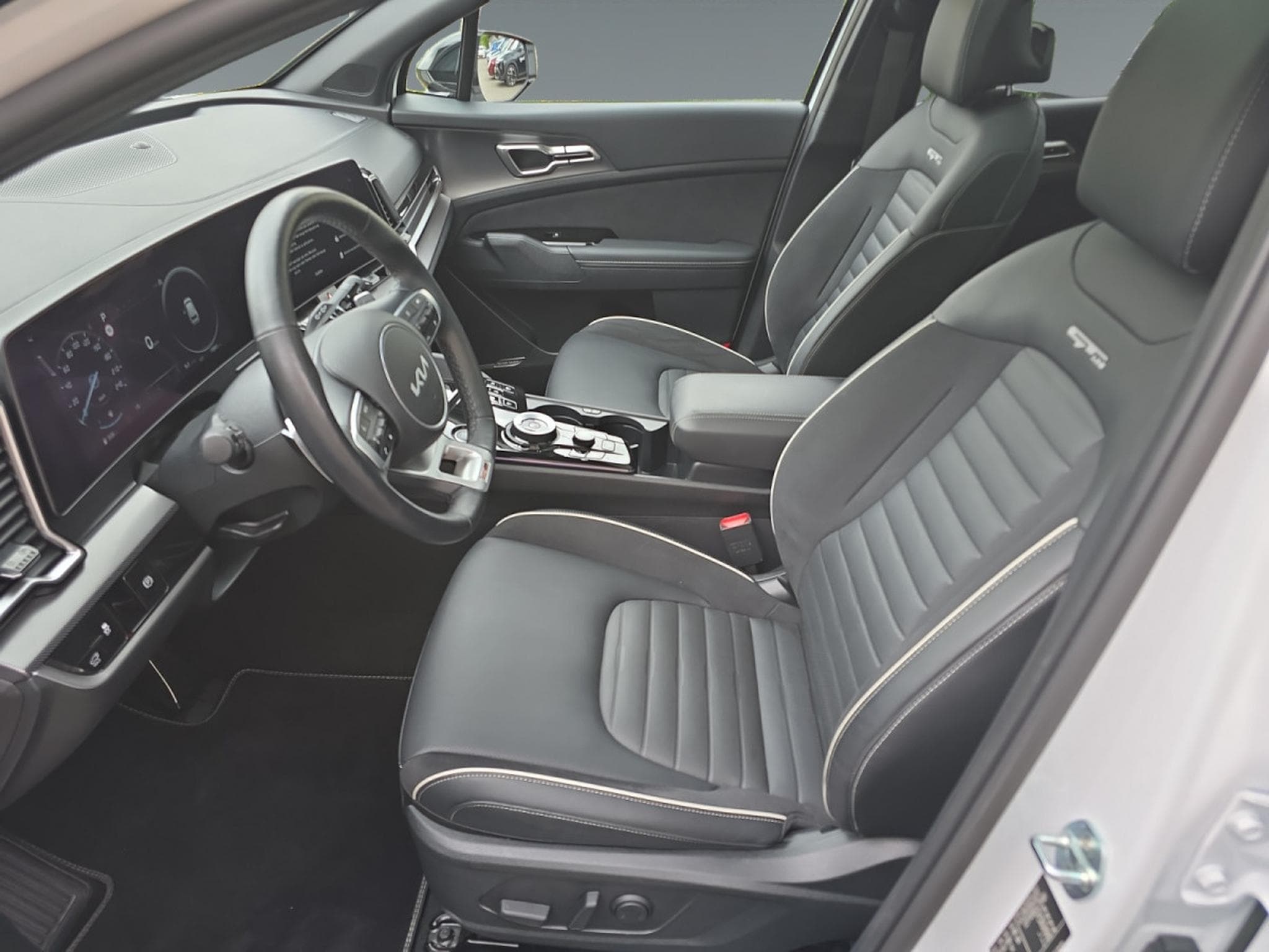 Kia Sportage GT Line 1.6 T-GDi 48V 7DCT (2025) - Photo 9