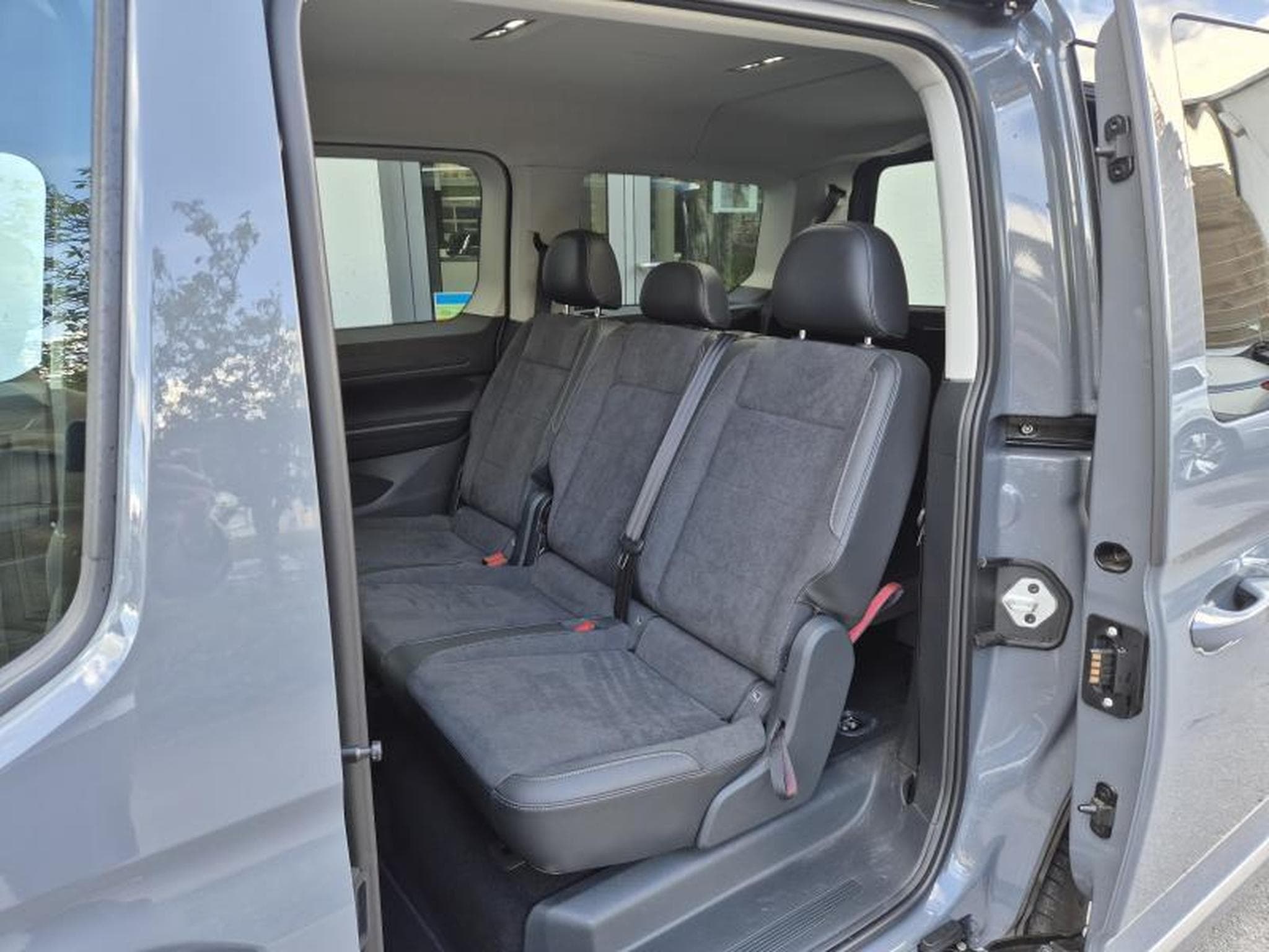 VW Caddy V Style Maxi (2025) - Photo 10