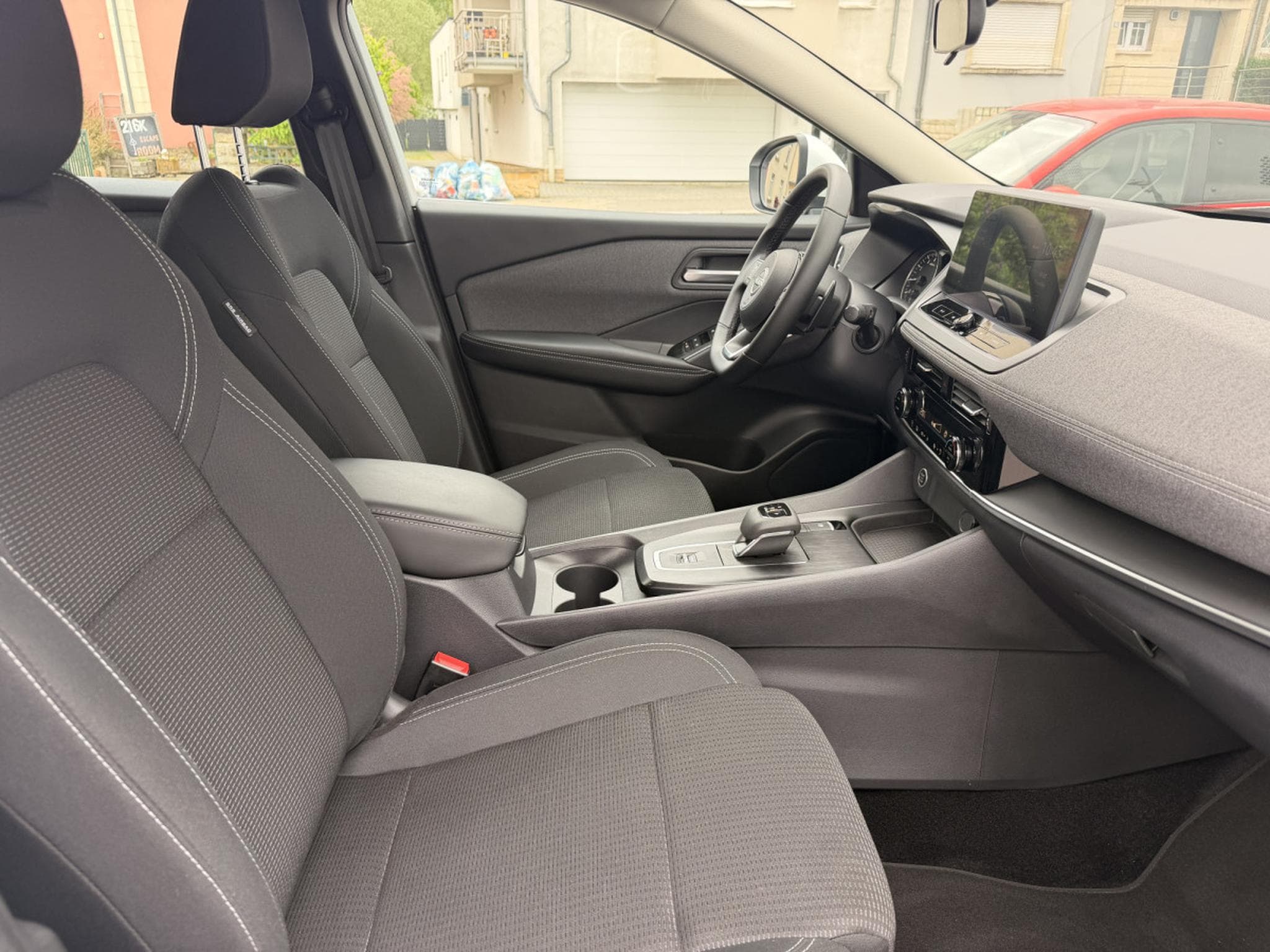 Nissan Qashqai 1.3 ACENTA 2WD 158CV Xtronic Mild-Hybrid (2025) - Photo 12