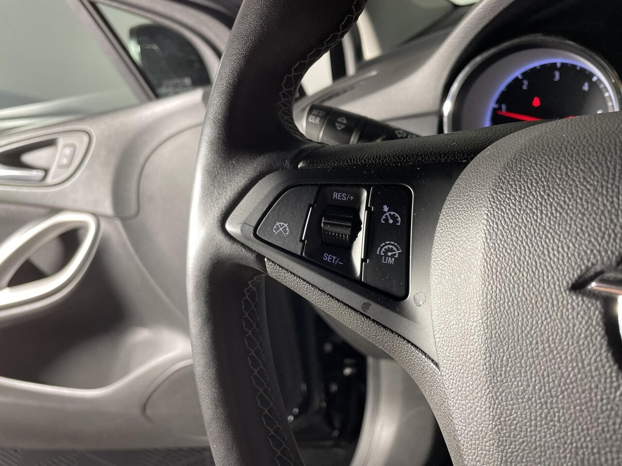 Opel Astra 1.5 D 105 CV EDITION GPS CARPLAY (2020) - Photo 8
