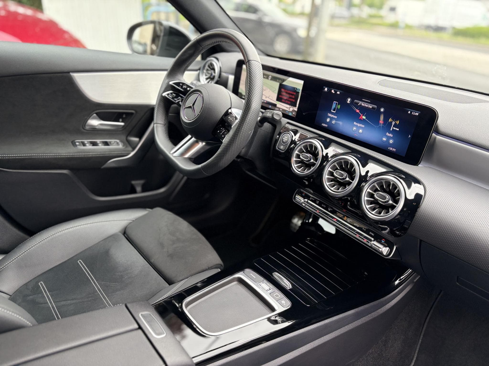 Mercedes A 200 163CV AMG LINE  * GARANTIE CONSTRUCTEUR * (2025) - Photo 6
