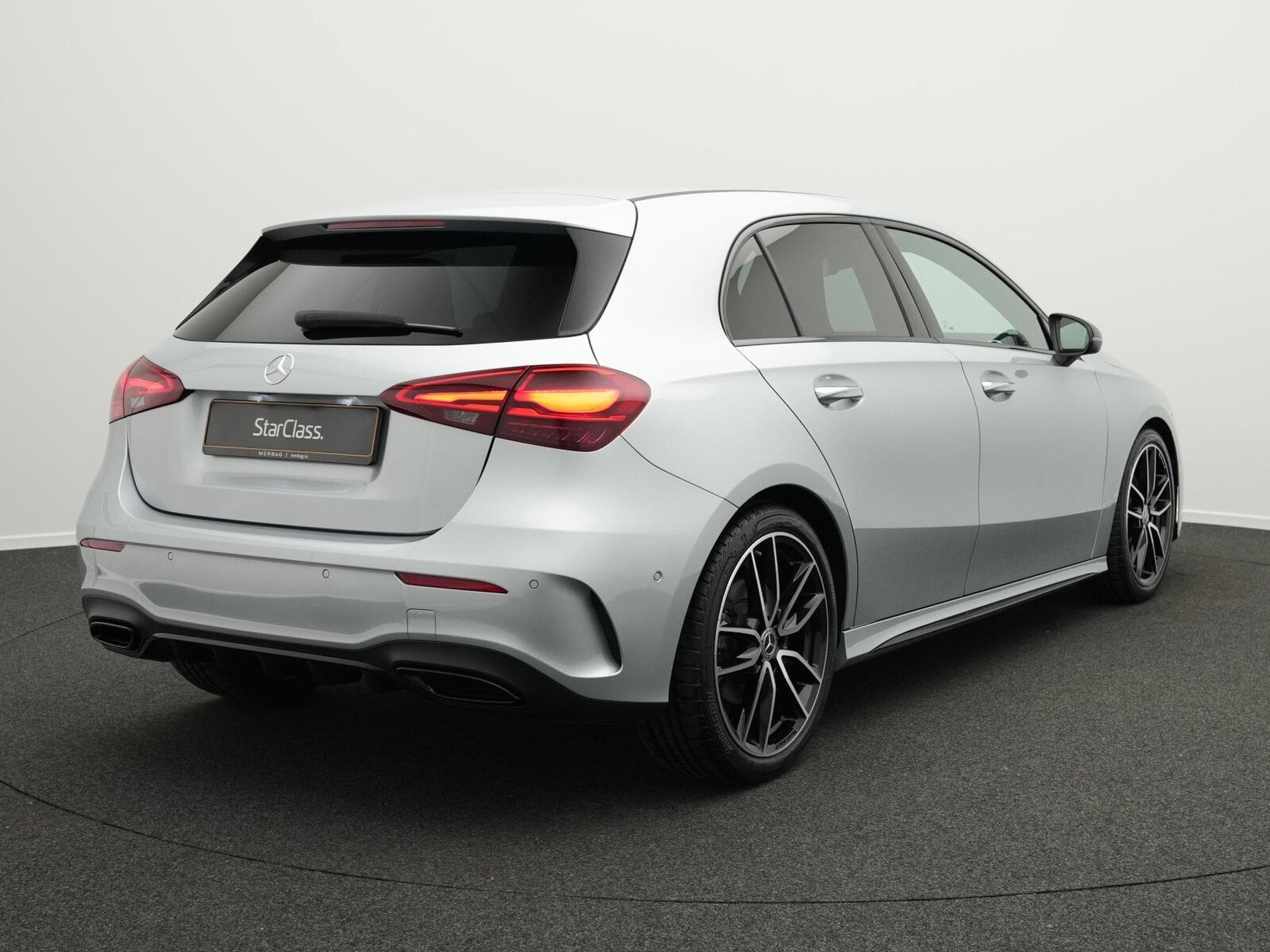 Mercedes A 200 MUlti+Kamera+Night+19"+Ambi (2025) - Photo 3