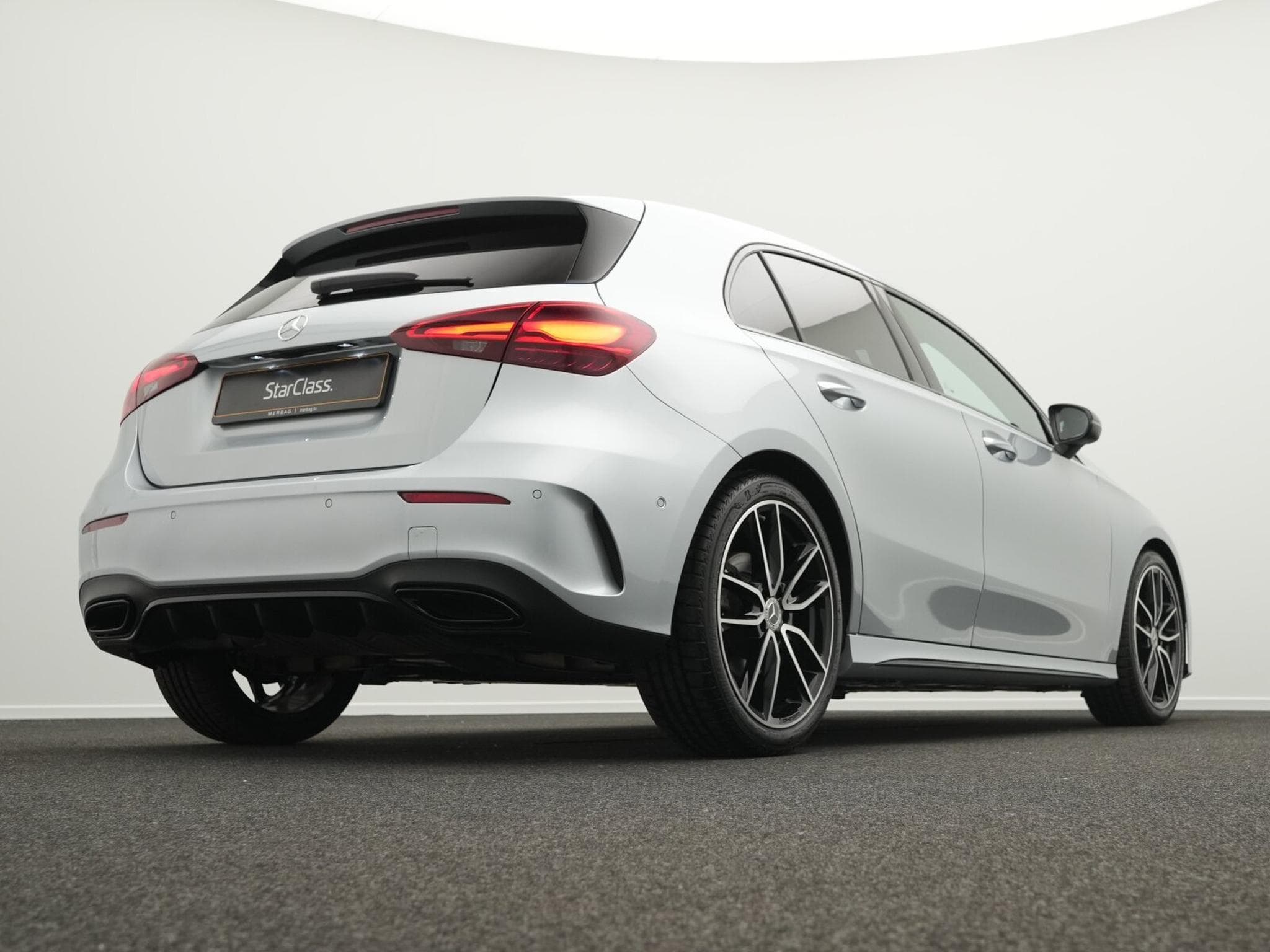 Mercedes A 200 MUlti+Kamera+Night+19"+Ambi (2025) - Photo 9