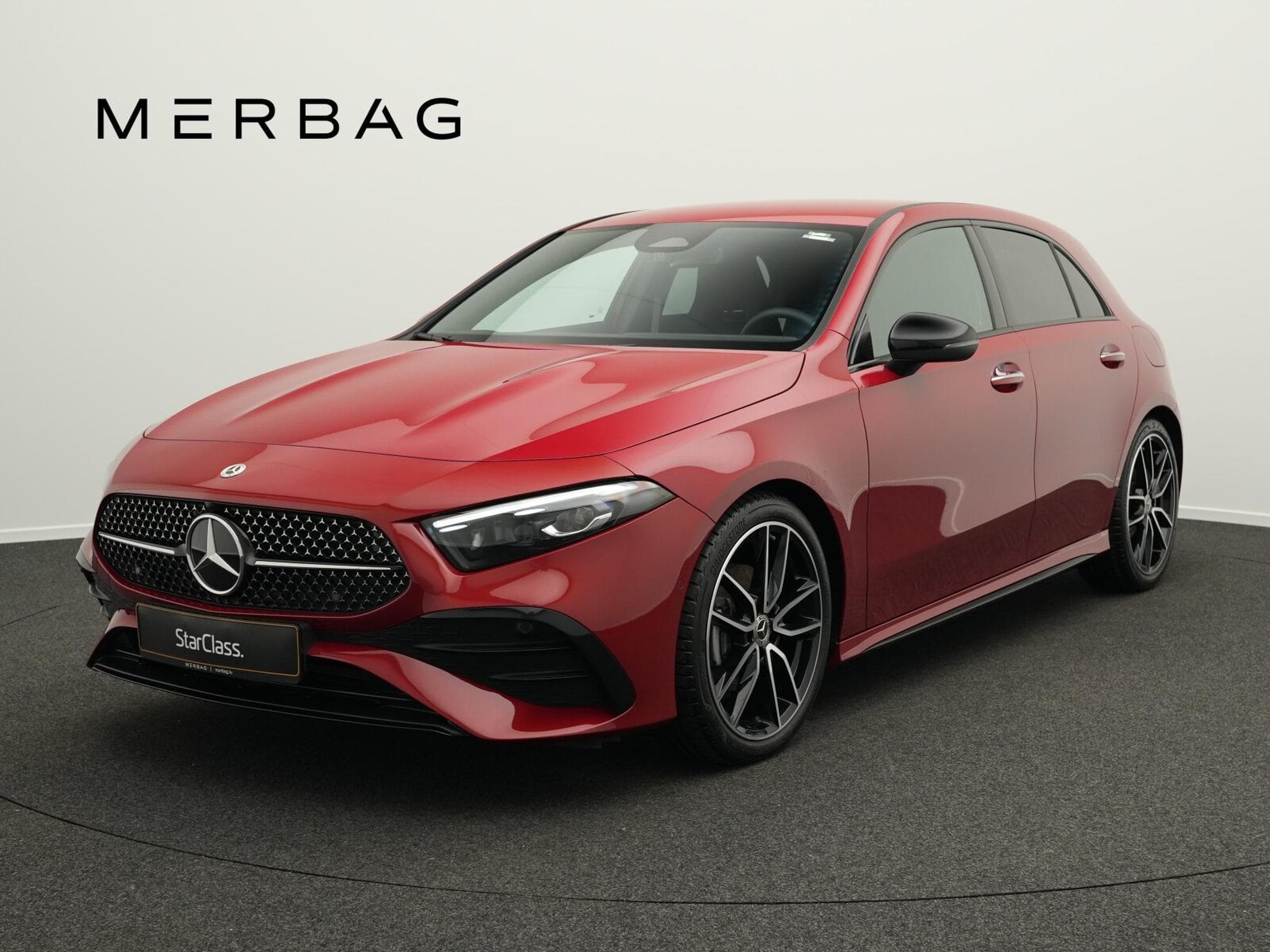 Mercedes A 200 d Multi+Kamera+Night+AHK+19" (2025) - Photo 1