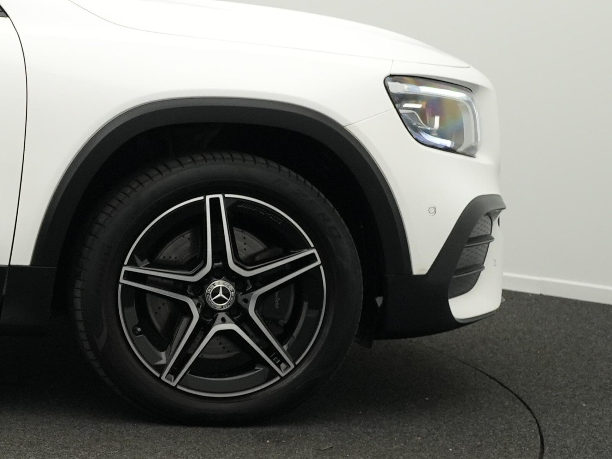 Mercedes GLB 220 d AMG-Line Multi+Pano+AHK+Night (2022) - Photo 6