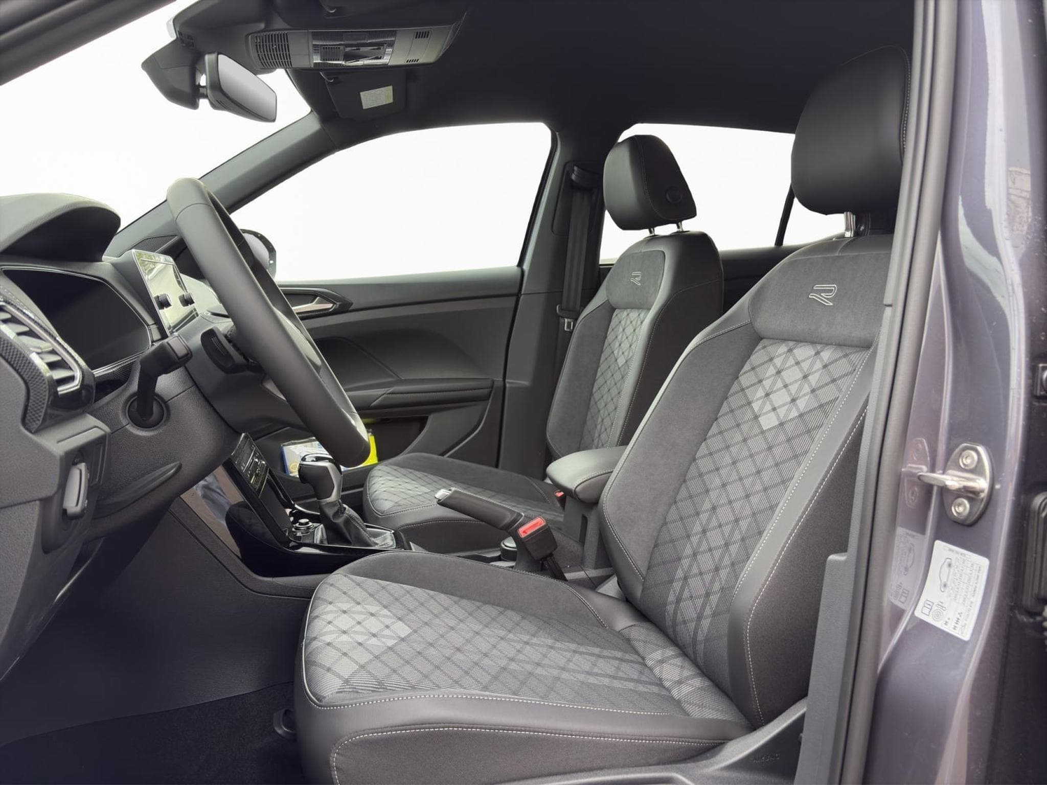 VW T-Cross R-Line (2026) - Photo 10