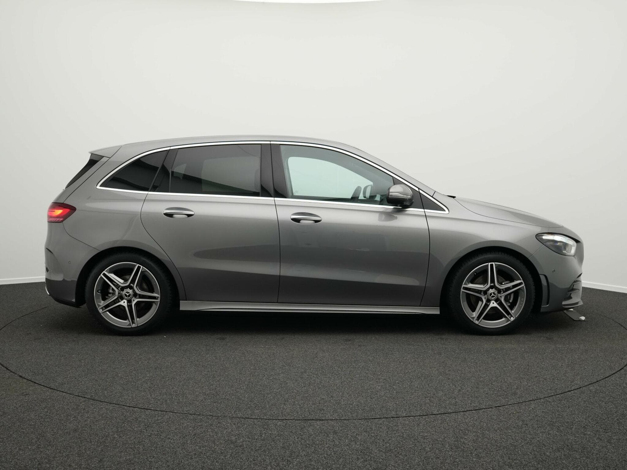 Mercedes B 180 d (2025) - Photo 5