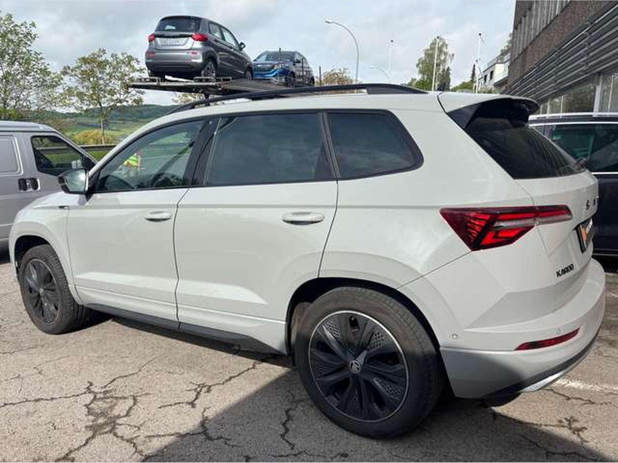 Skoda Karoq 2.0 TSI 4x4 DSG Sportline-GARANTIE JUSQU'A 48 MOIS (2023) - Photo 8