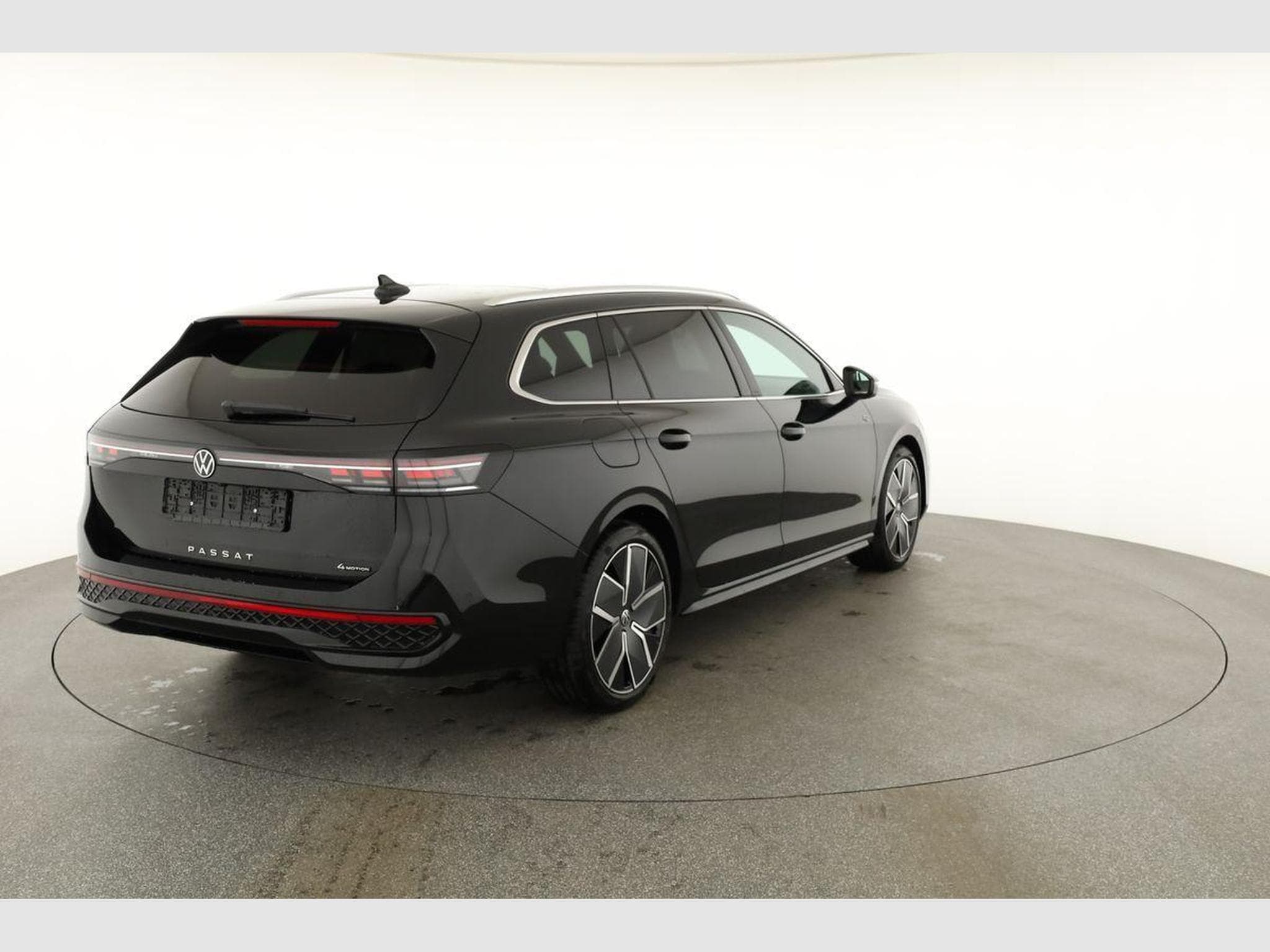 VW Passat Variant 2.0 TDI 142 kW 4Motion R-Line (2026) - Photo 19