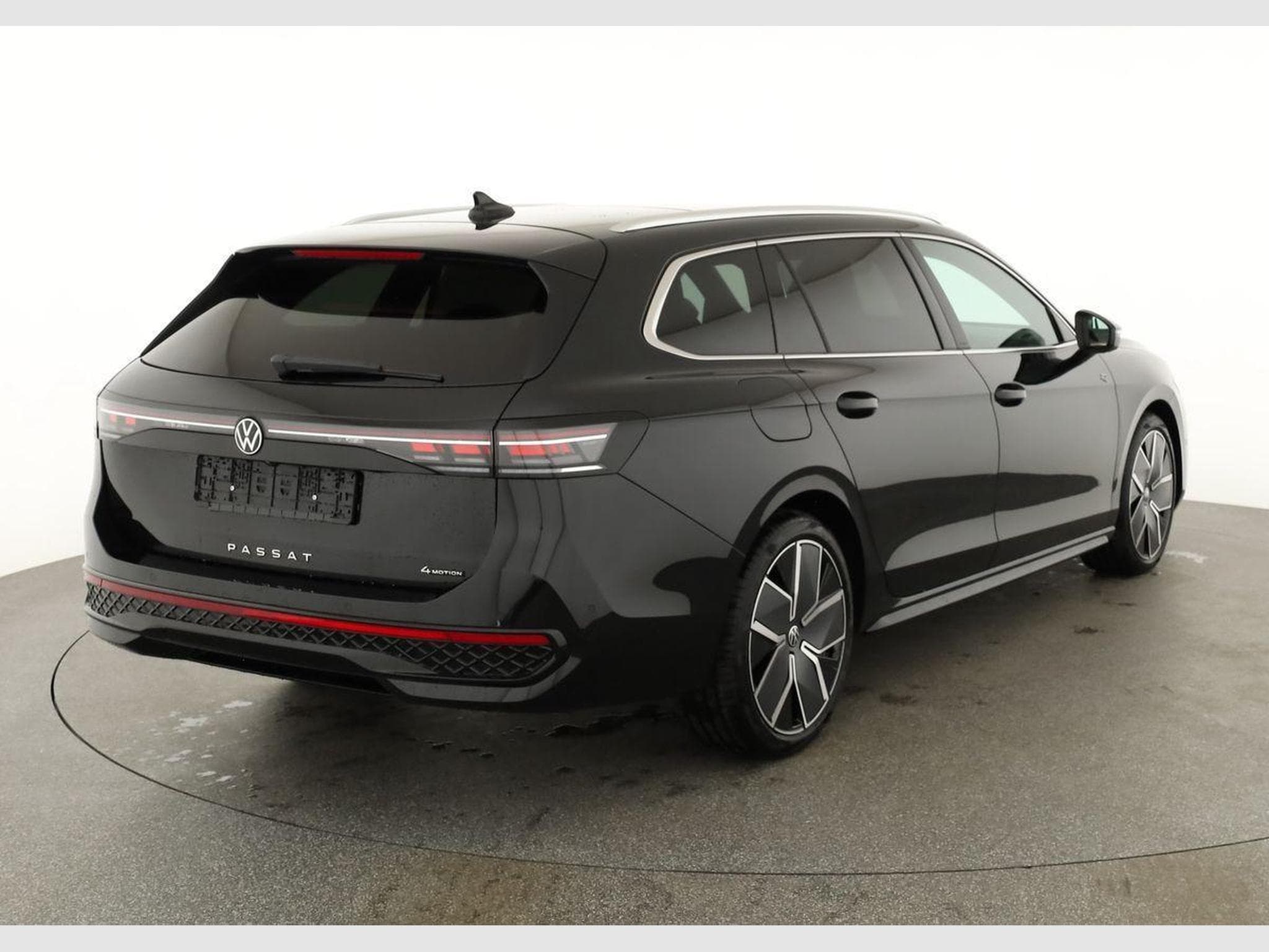 VW Passat Variant 2.0 TDI 142 kW 4Motion R-Line (2026) - Photo 2