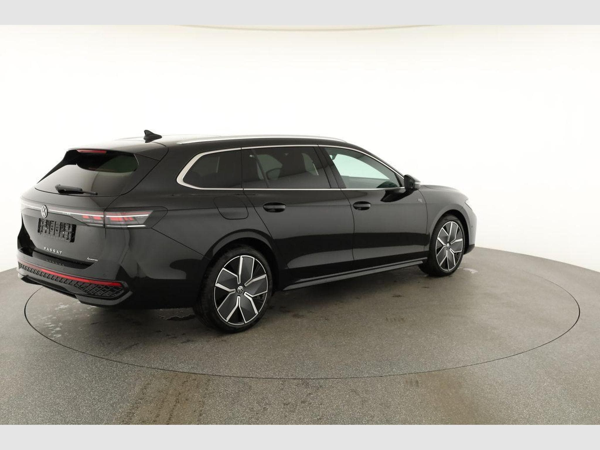 VW Passat Variant 2.0 TDI 142 kW 4Motion R-Line (2026) - Photo 20