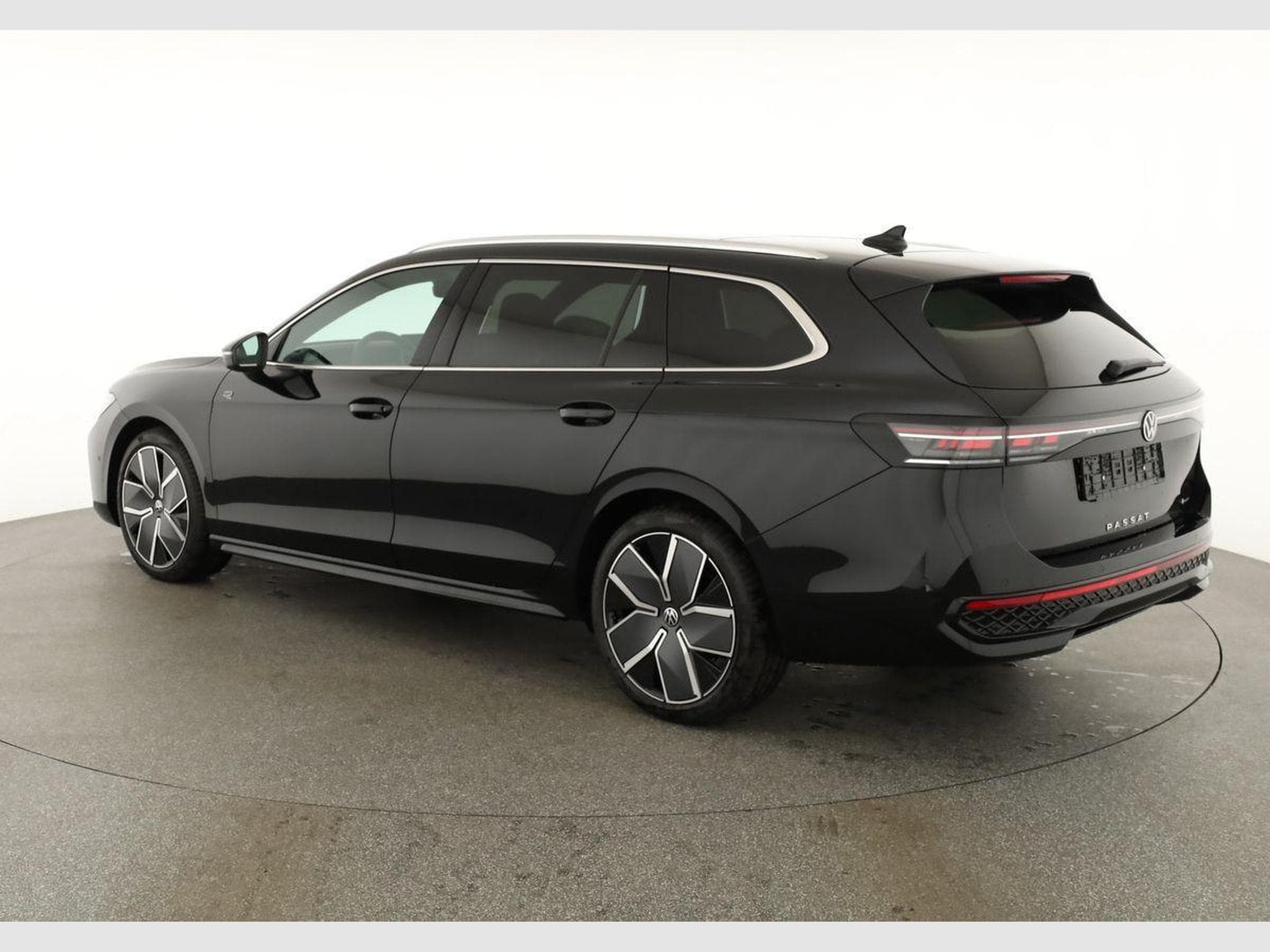 VW Passat Variant 2.0 TDI 142 kW 4Motion R-Line (2026) - Photo 3