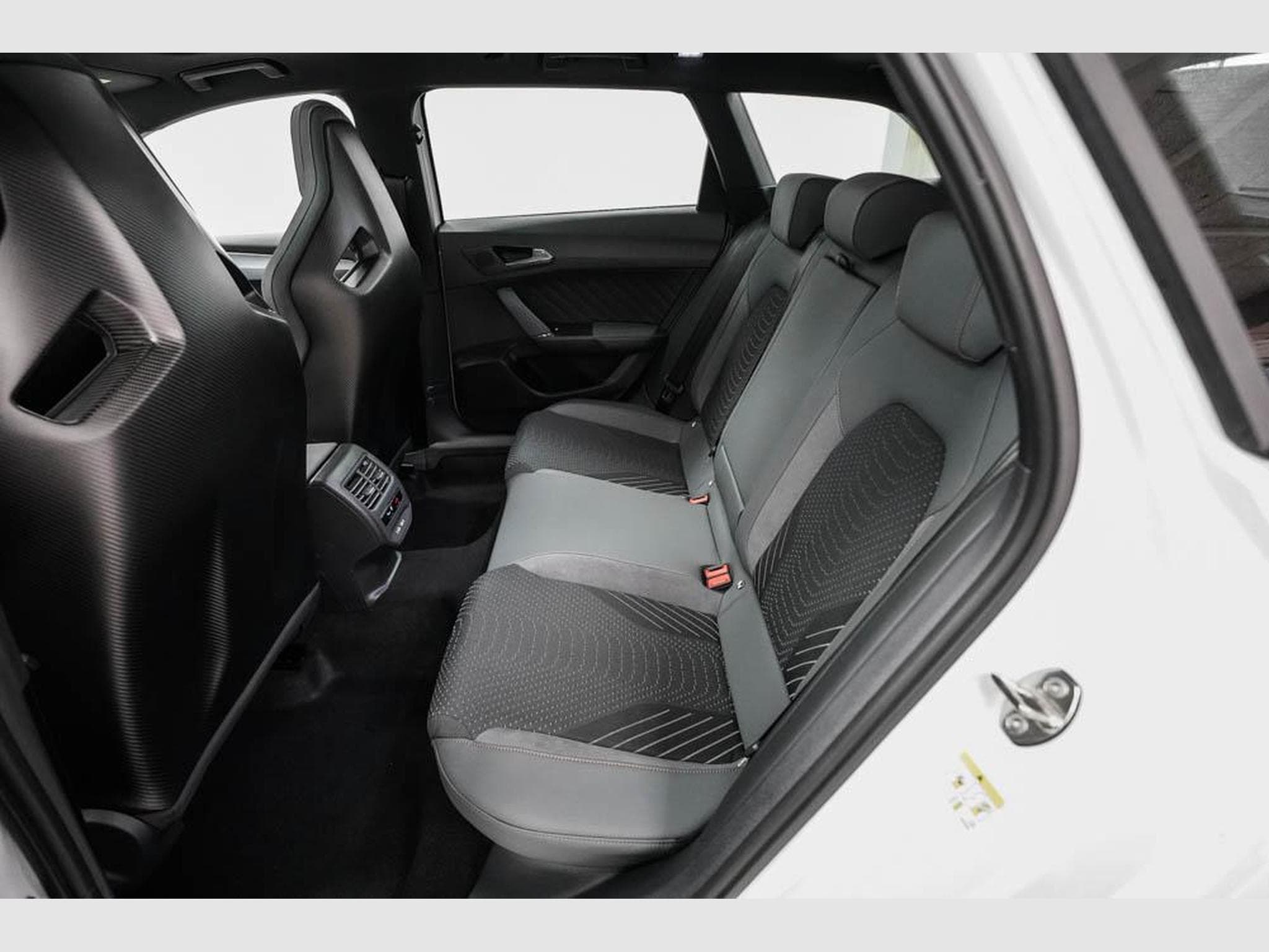 Cupra Leon ST 2,0 TSI (2026) - Photo 16