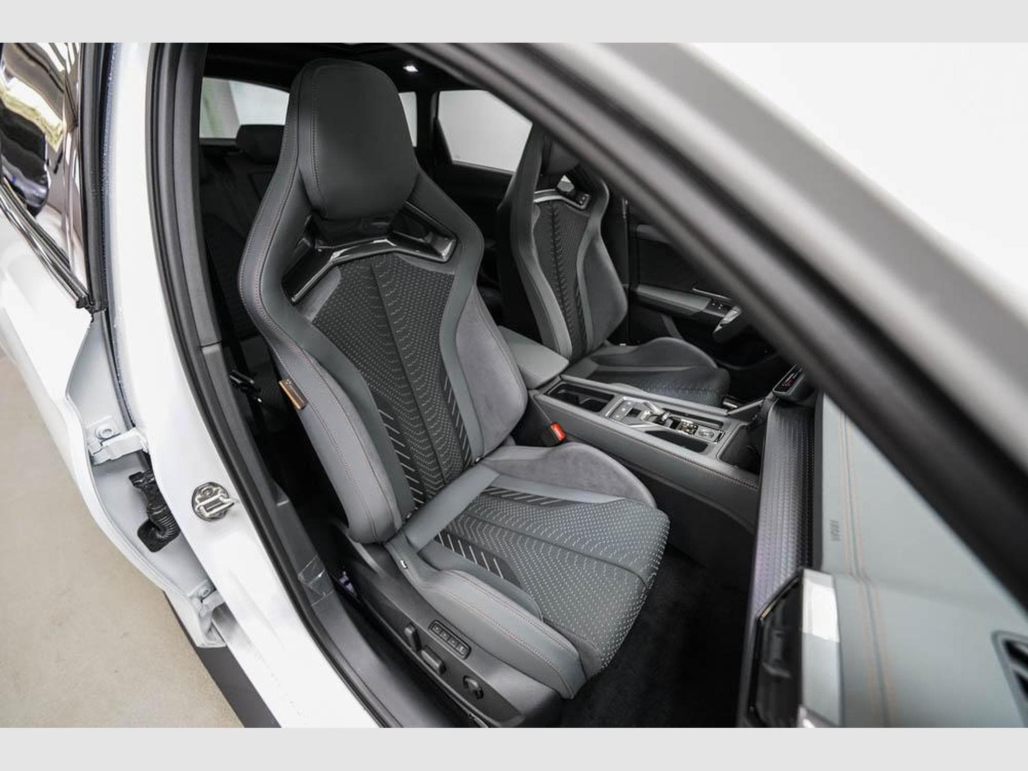 Cupra Leon ST 2,0 TSI (2026) - Photo 22
