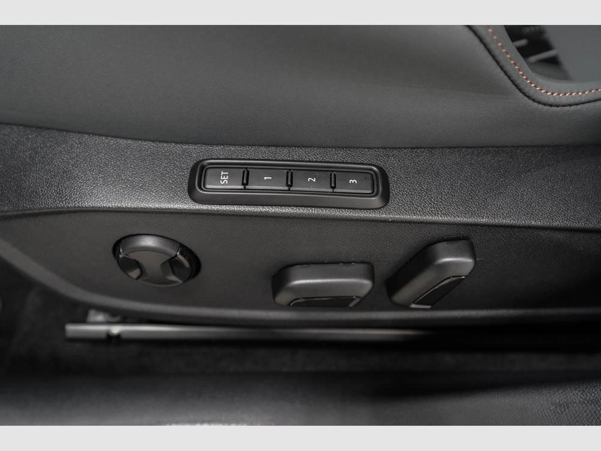Cupra Leon ST 2,0 TSI (2026) - Photo 24
