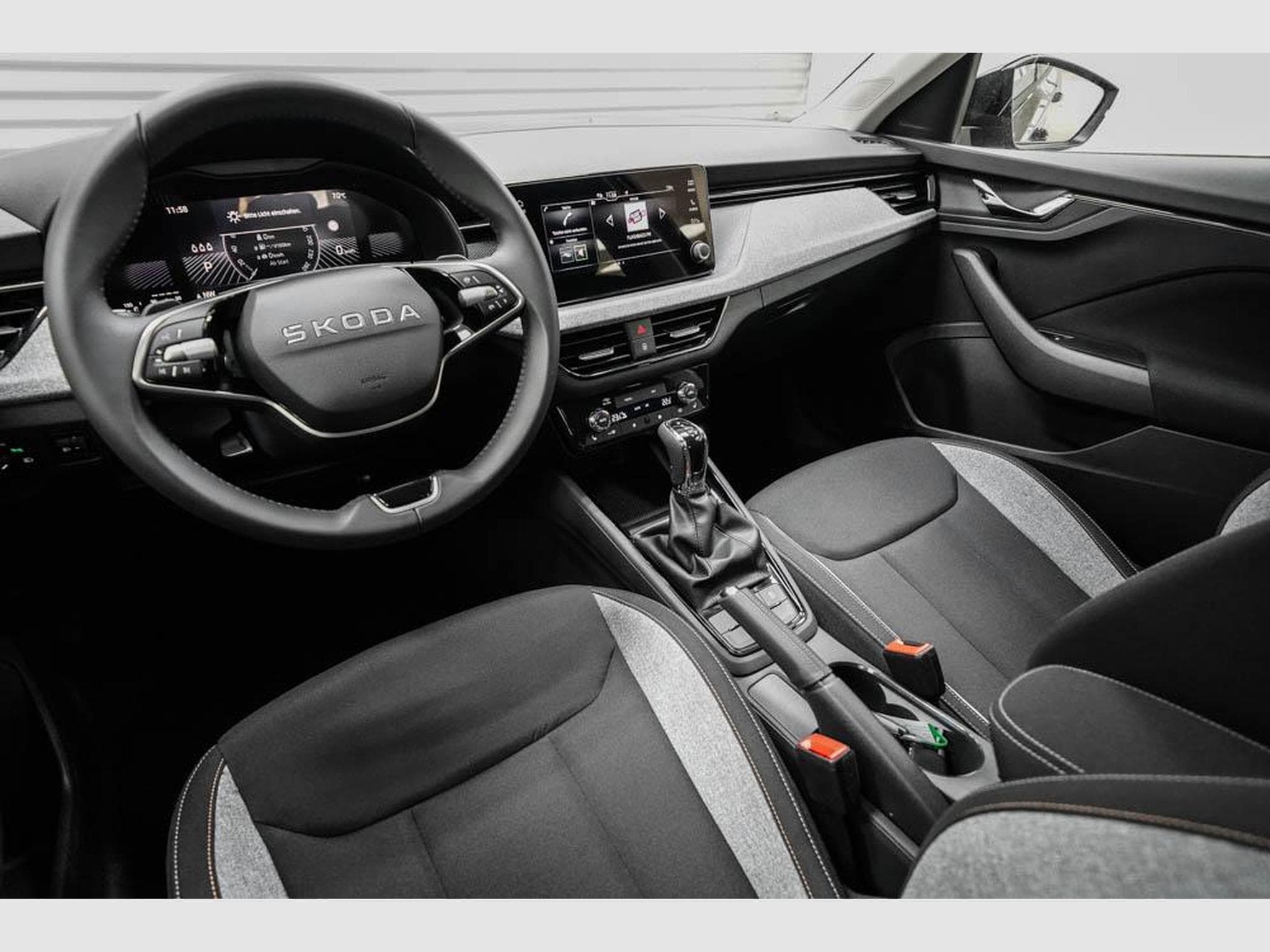 Skoda Scala 1,0 TSI DSG (2026) - Photo 7