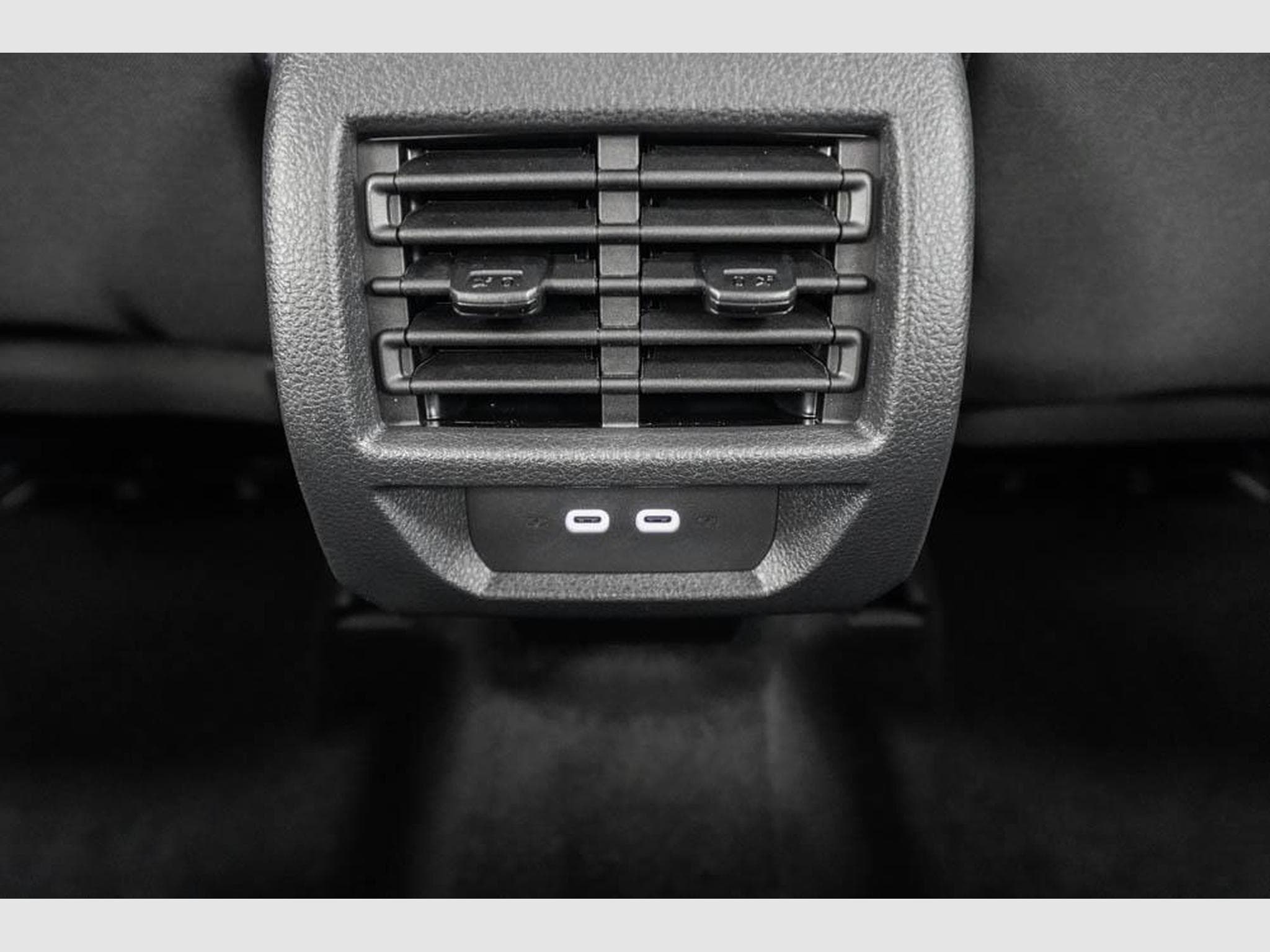 VW Caddy 2,0 TDI 4Motion (2026) - Photo 17