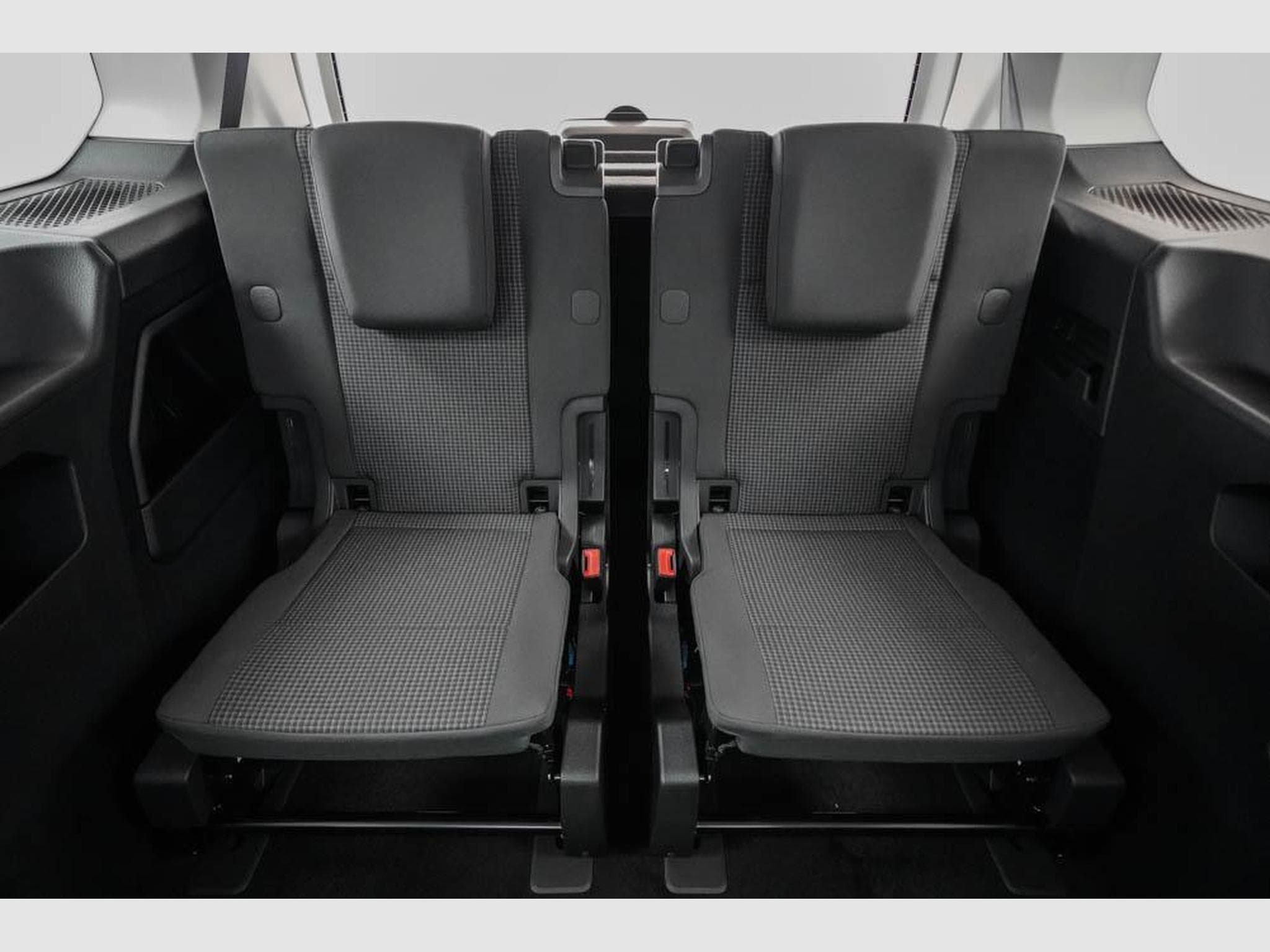 VW Caddy 2,0 TDI 4Motion (2026) - Photo 18