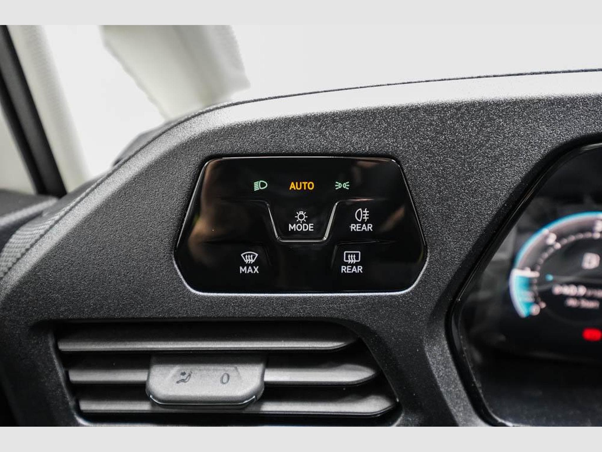 VW Caddy 2,0 TDI 4Motion (2026) - Photo 11