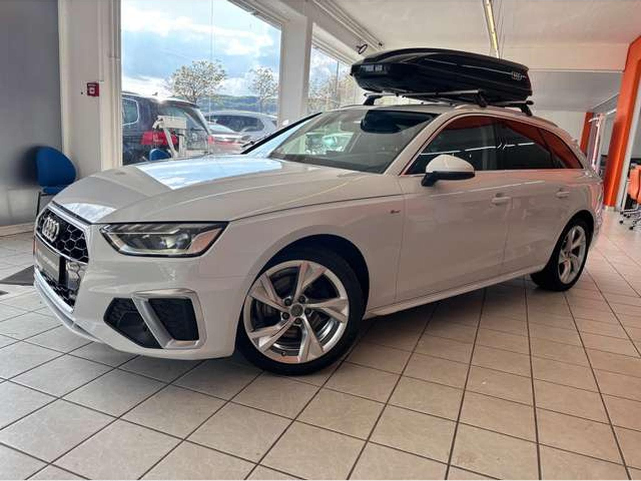 Audi A4 Avant 30 TDI S line - JUSQU'A 48 MOIS DE GARANTIE (2020) - Photo 2