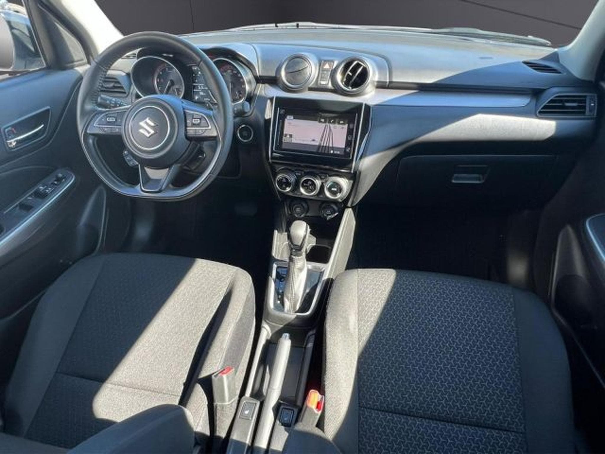 Suzuki Swift Swift Comfort+ KLIMA,PDC,TEMPOMAT,NAVI,ESP,MFL (2024) - Photo 10