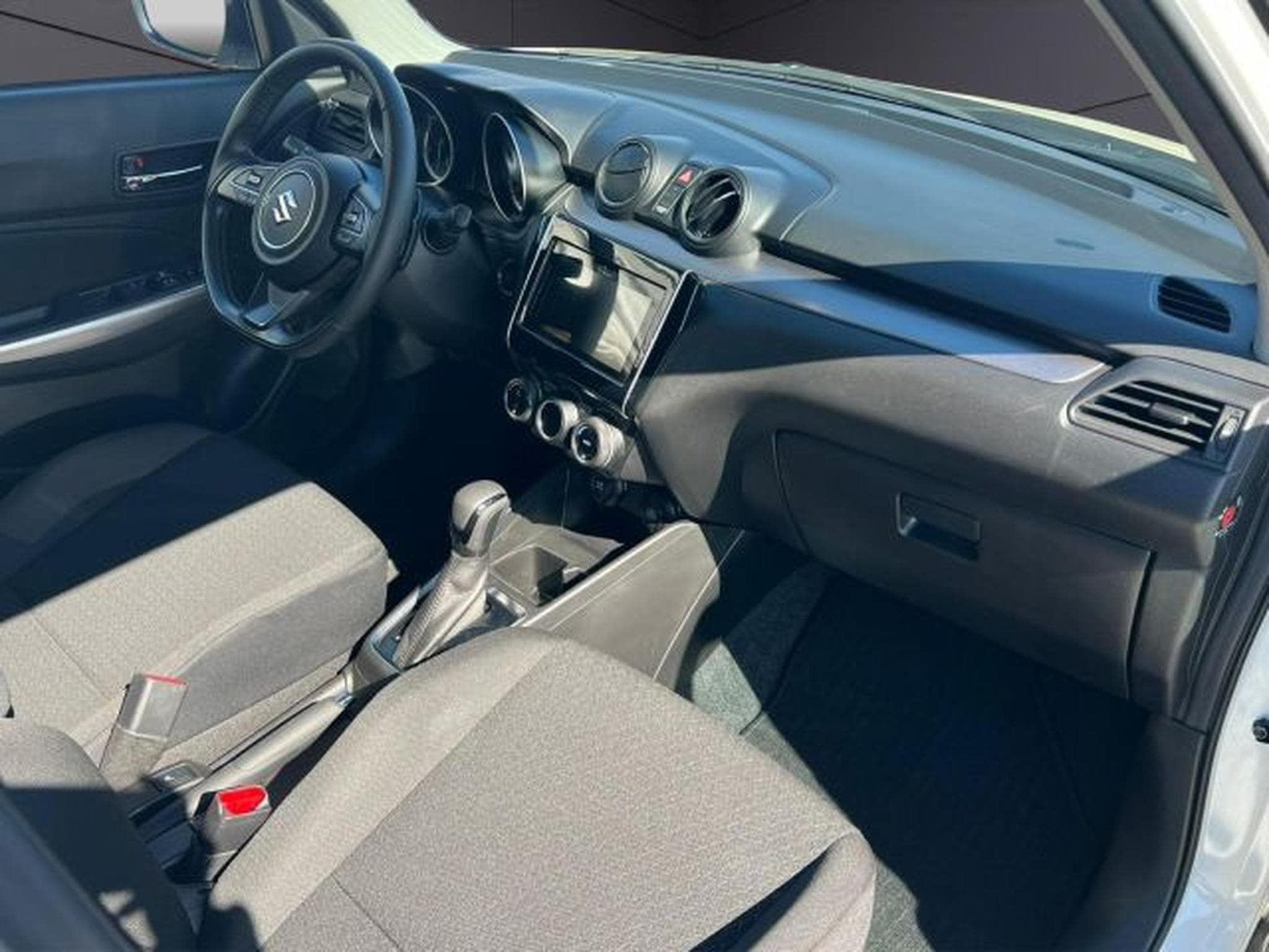 Suzuki Swift Swift Comfort+ KLIMA,PDC,TEMPOMAT,NAVI,ESP,MFL (2024) - Photo 13
