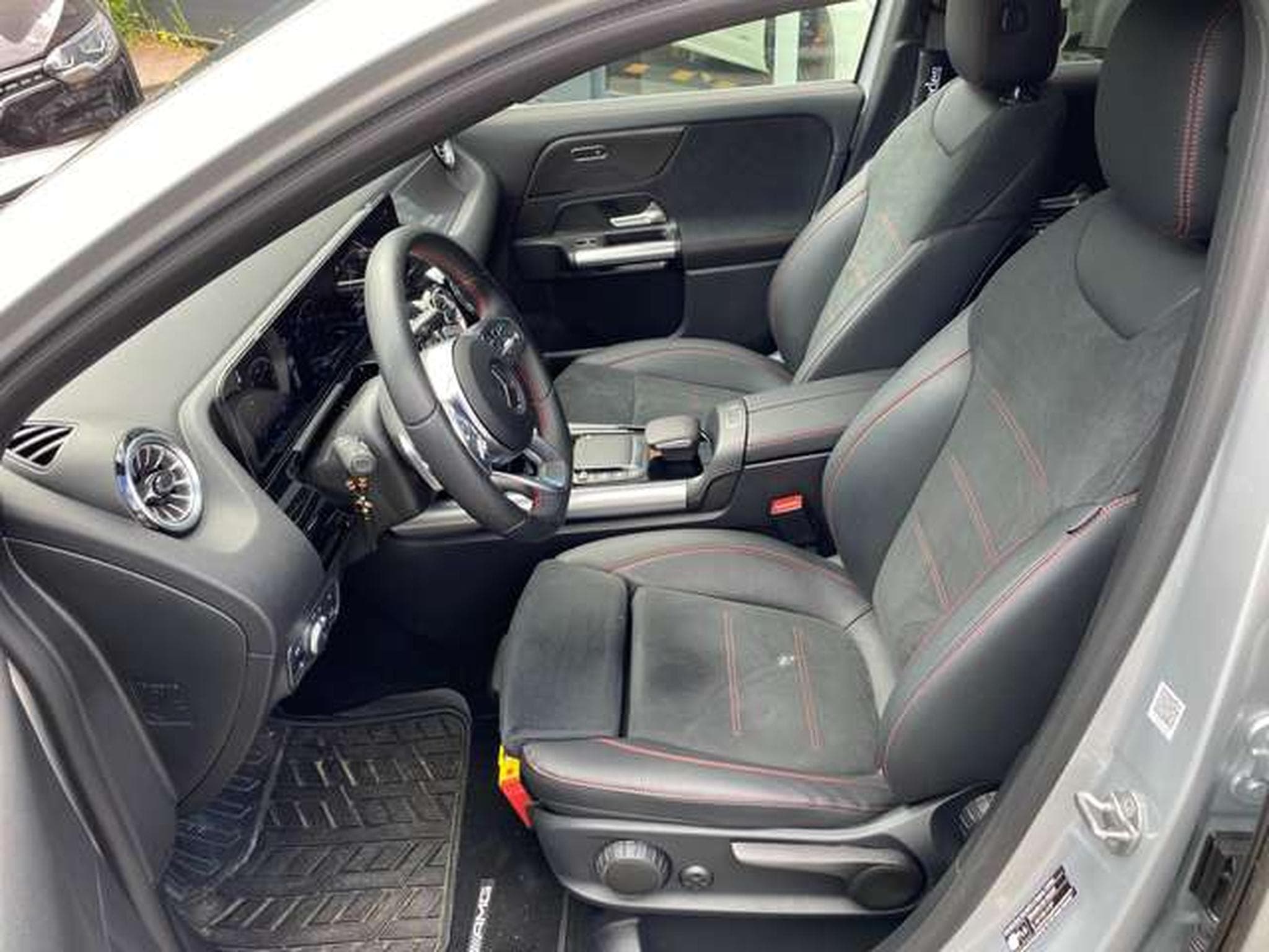 Mercedes GLA 200 4Matic 8GDCT AMG Line jusqu'à 48 mois garantie (2022) - Photo 8