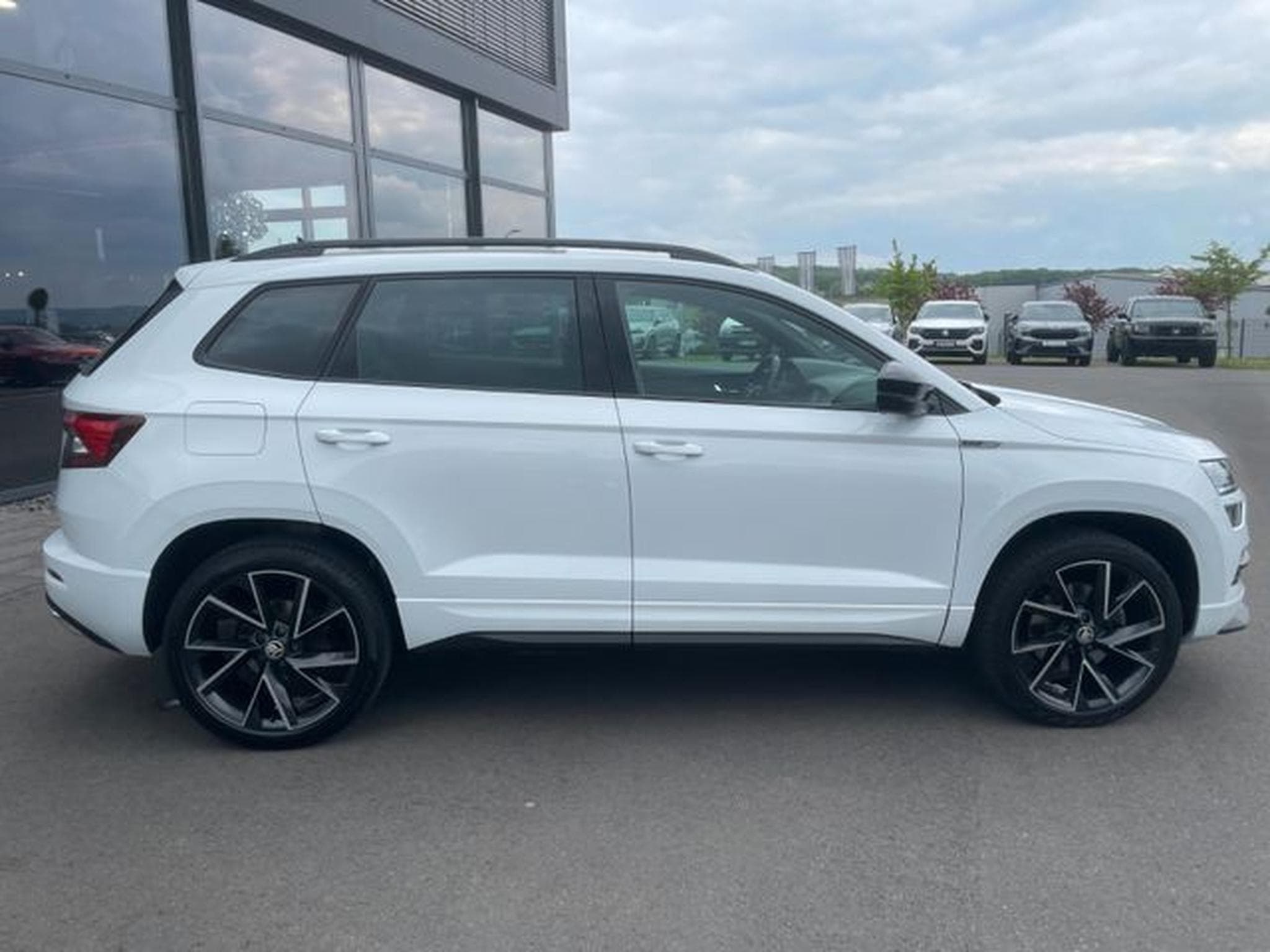Skoda Karoq Karoq 2,0TSi Sportline 4x4 19" AHK 360° Keyless (2021) - Photo 5