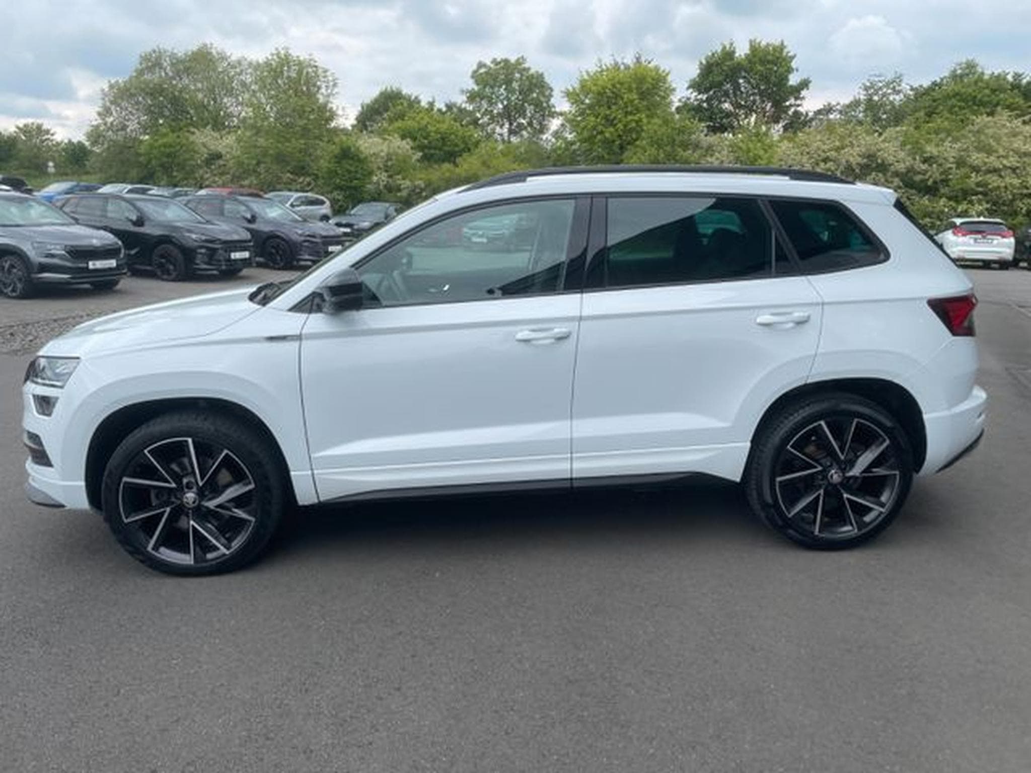 Skoda Karoq Karoq 2,0TSi Sportline 4x4 19" AHK 360° Keyless (2021) - Photo 9