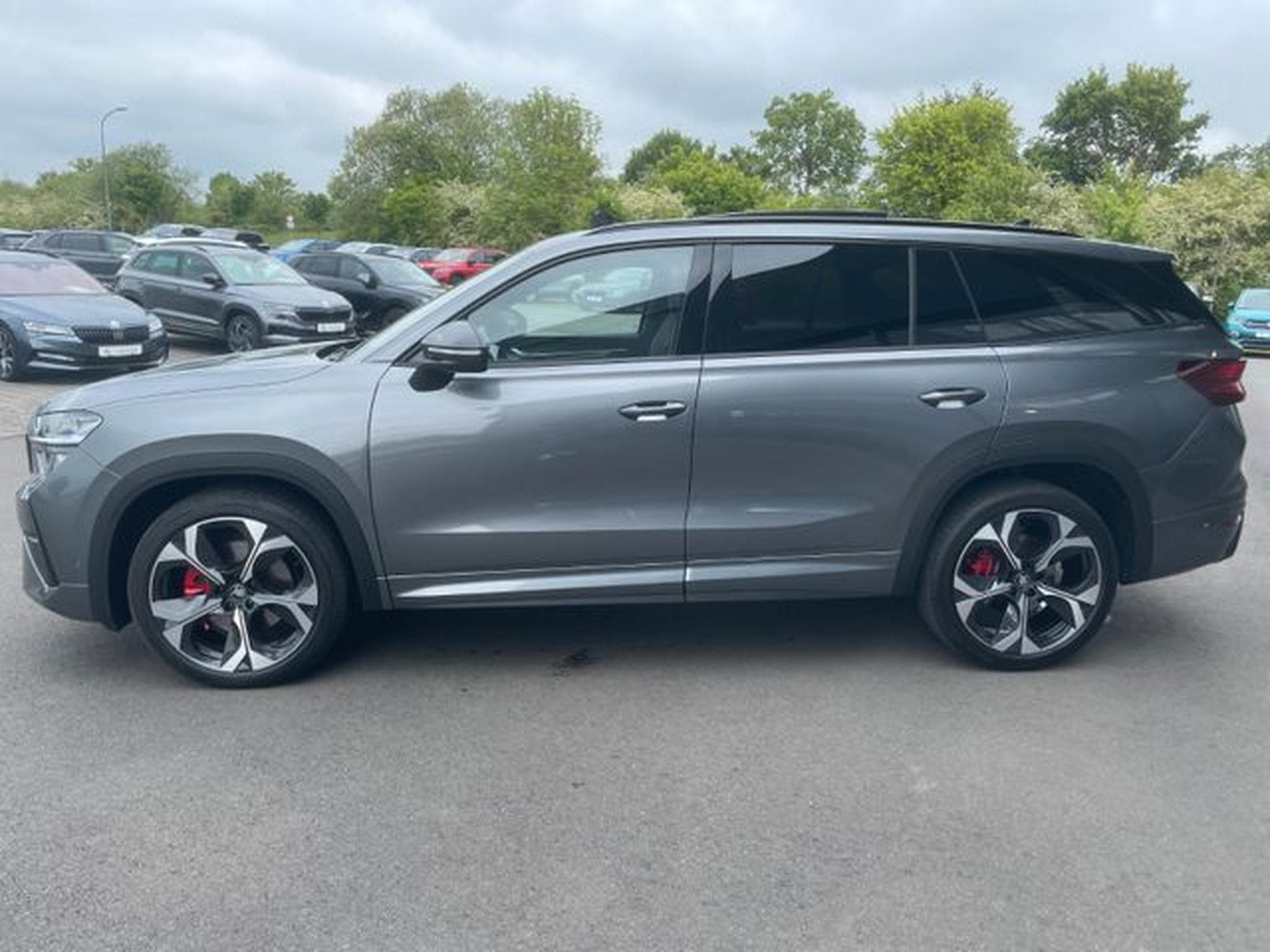 Skoda Kodiaq Kodiaq 2.0TSI 195kW RS 7-Sitze Pano AHK Canton (2025) - Photo 10
