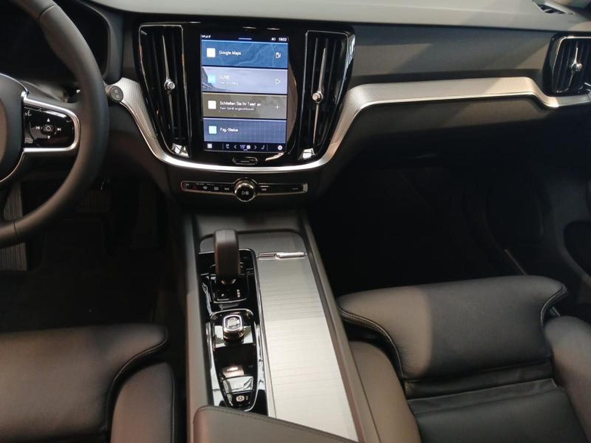 Volvo V60 B4 Plus Dark / Diesel (2023) - Photo 11