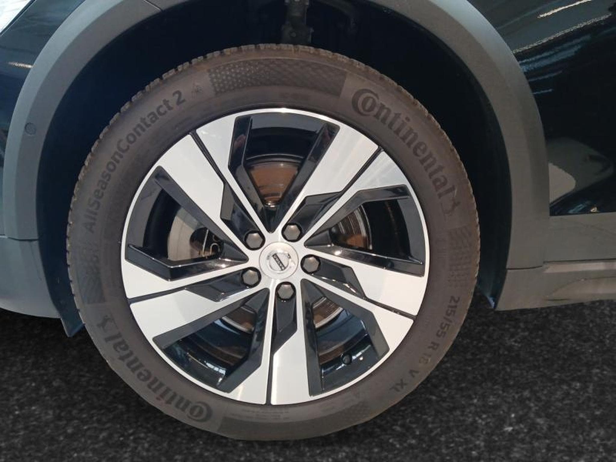 Volvo V60 B4 Plus Dark / Diesel (2023) - Photo 14