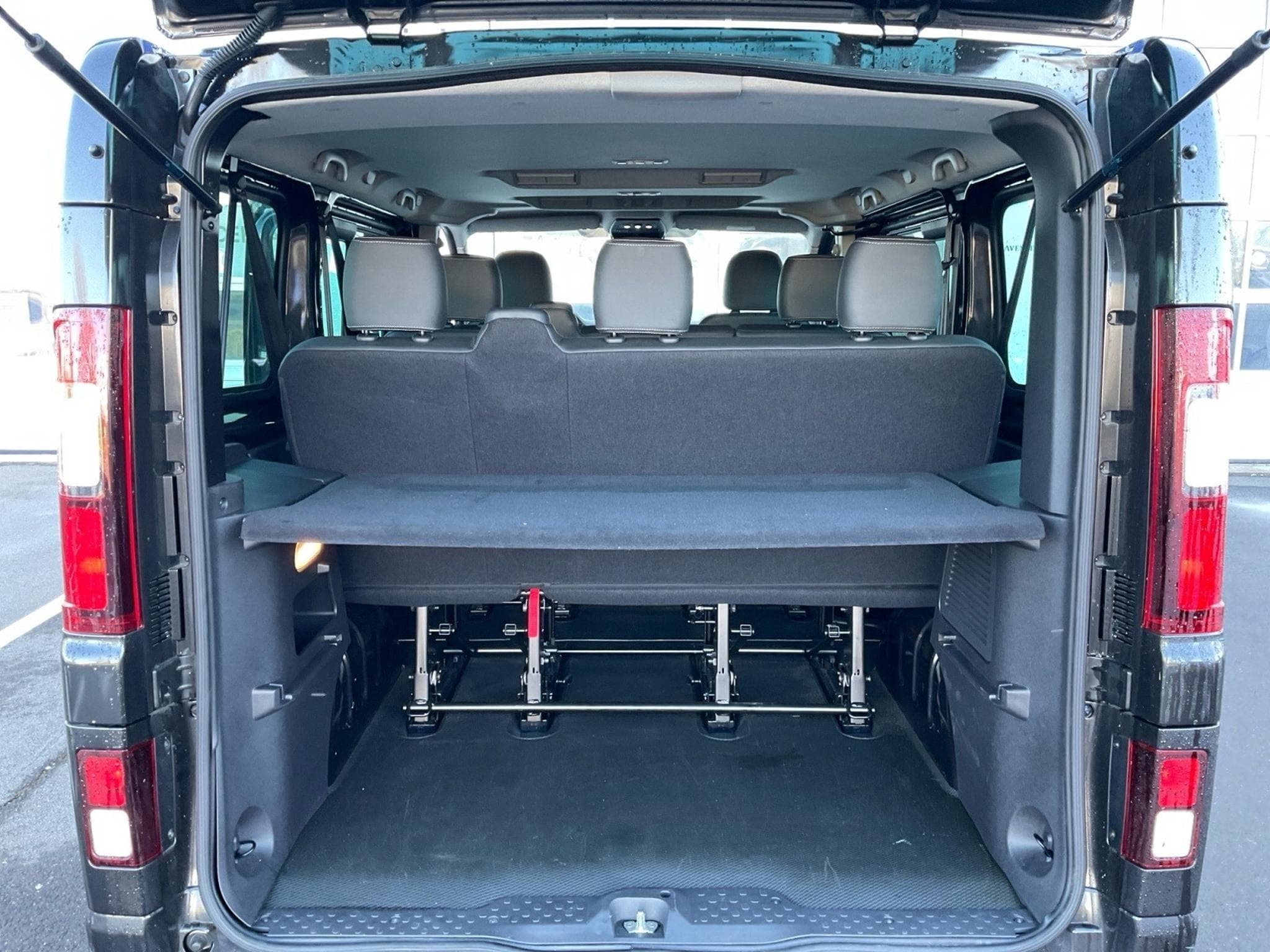 Nissan Primastar TEKNA L1H1 2,8t dCI 150 8 Sitzer (2025) - Photo 6