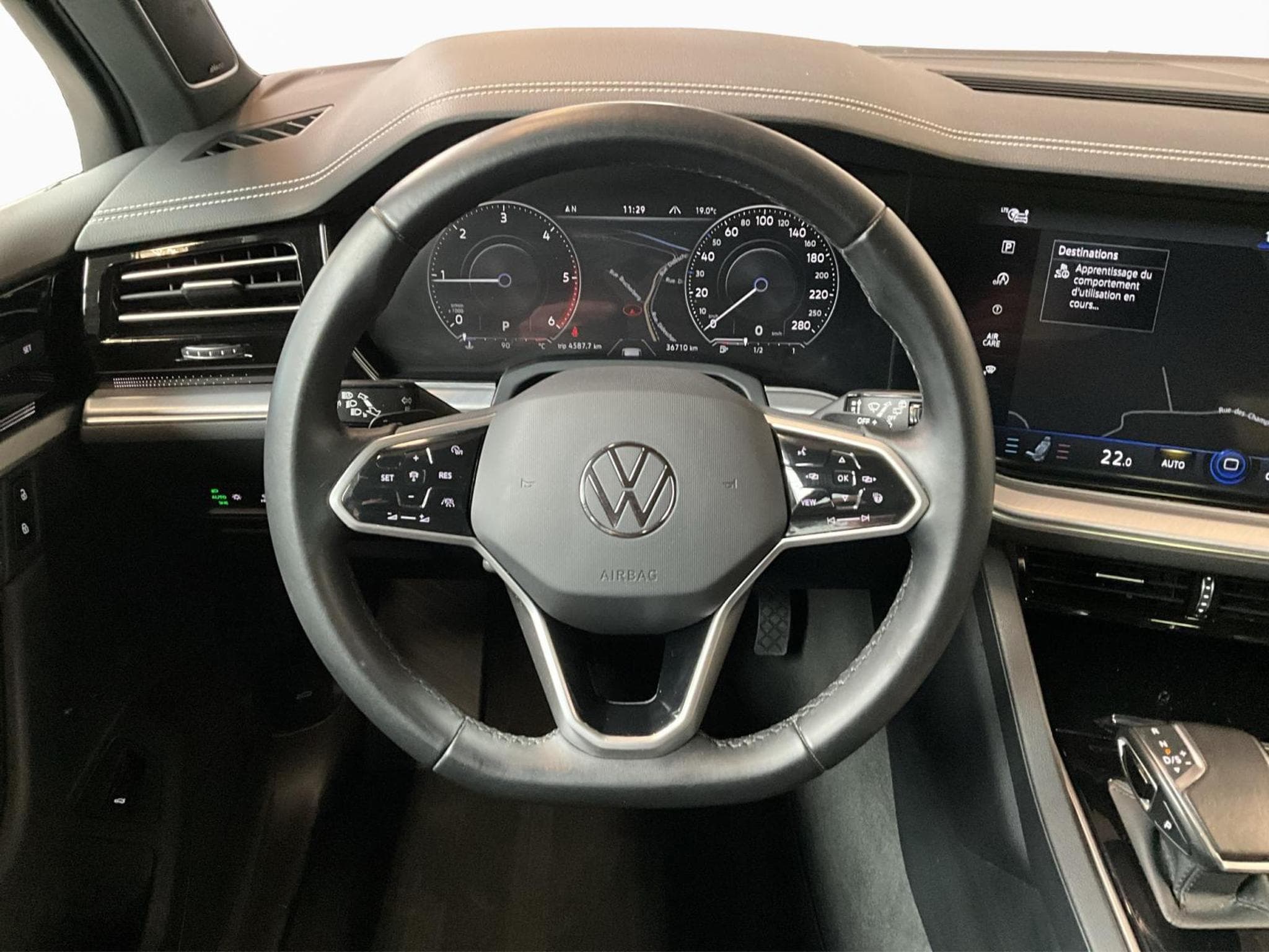 VW Touareg Elegance+V6+4M+Pano+AHK+Luft (2023) - Photo 10